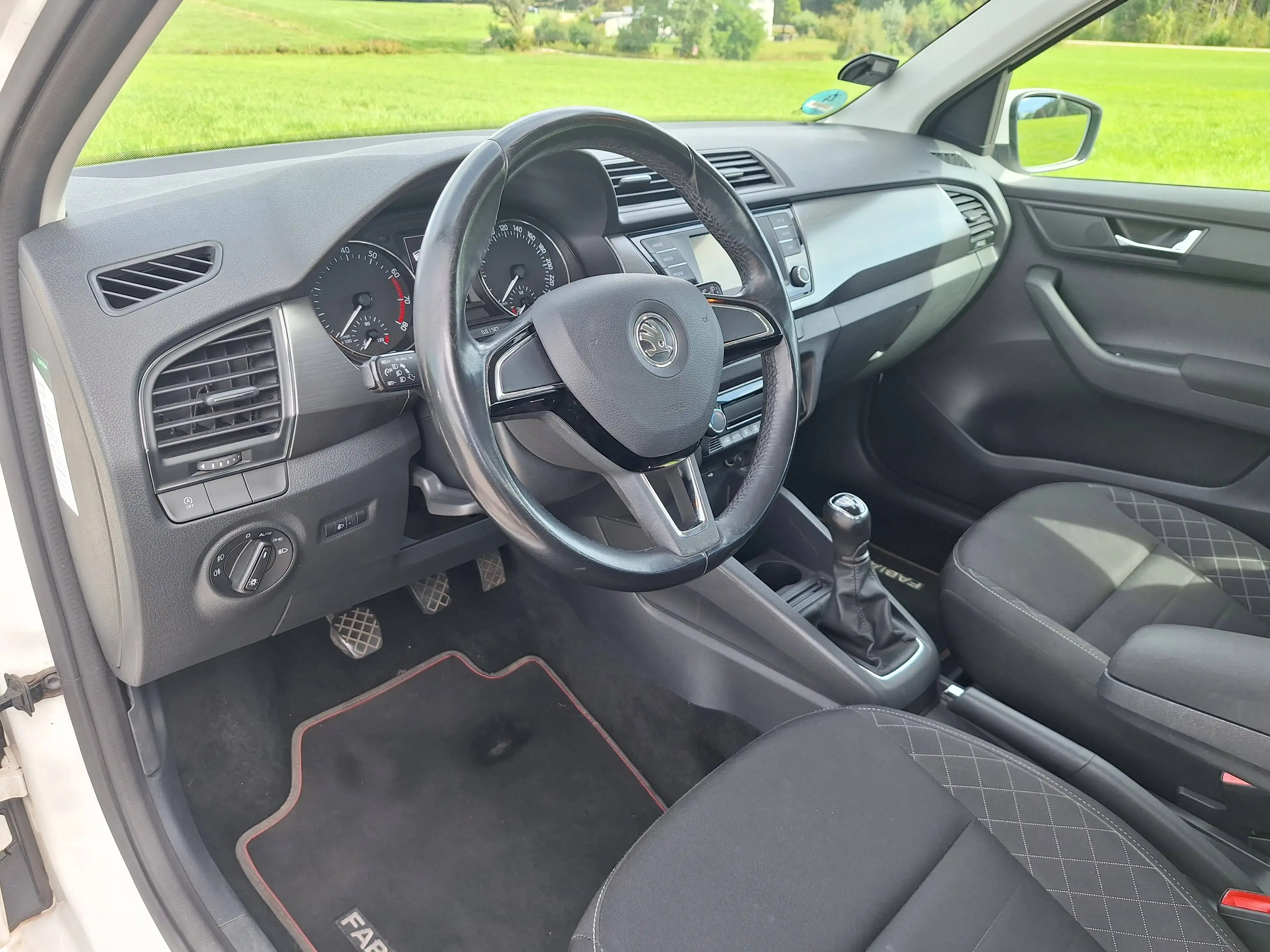 Skoda Fabia Style 1,2 TSI, Model 2017, Klima, Alu, PDC, TÜV-neu — photo 7