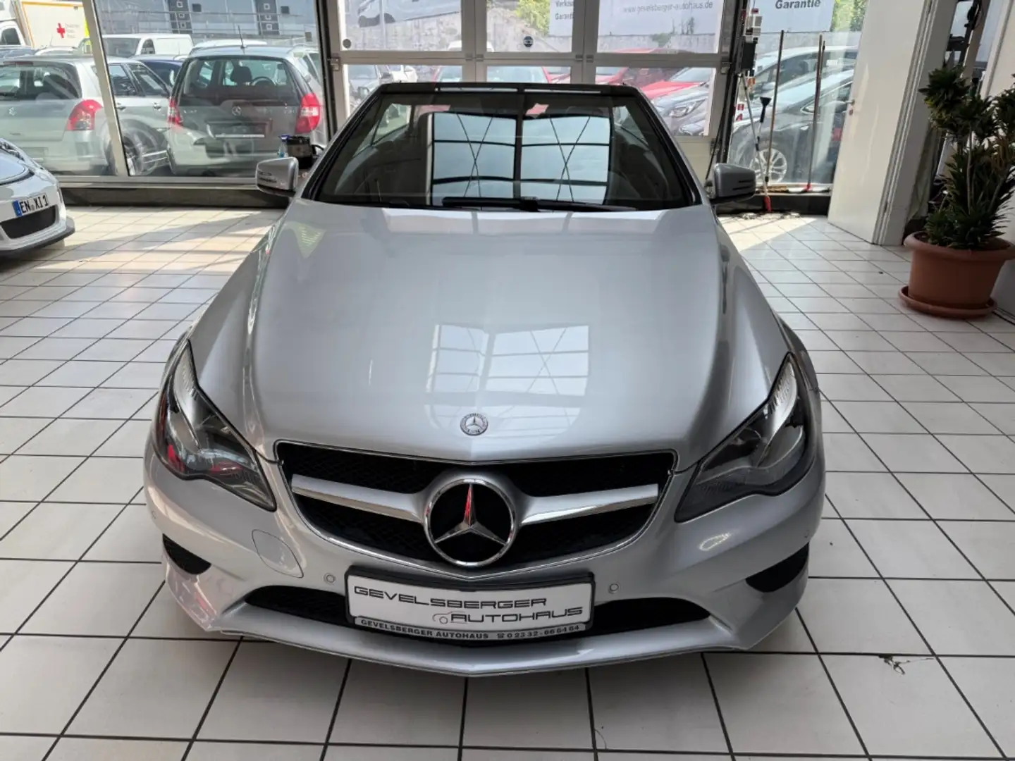 Mercedes-Benz E 200 -Klasse Cabrio CGI Scheckheft 2.Hand El. Verdeck L Silver - 2