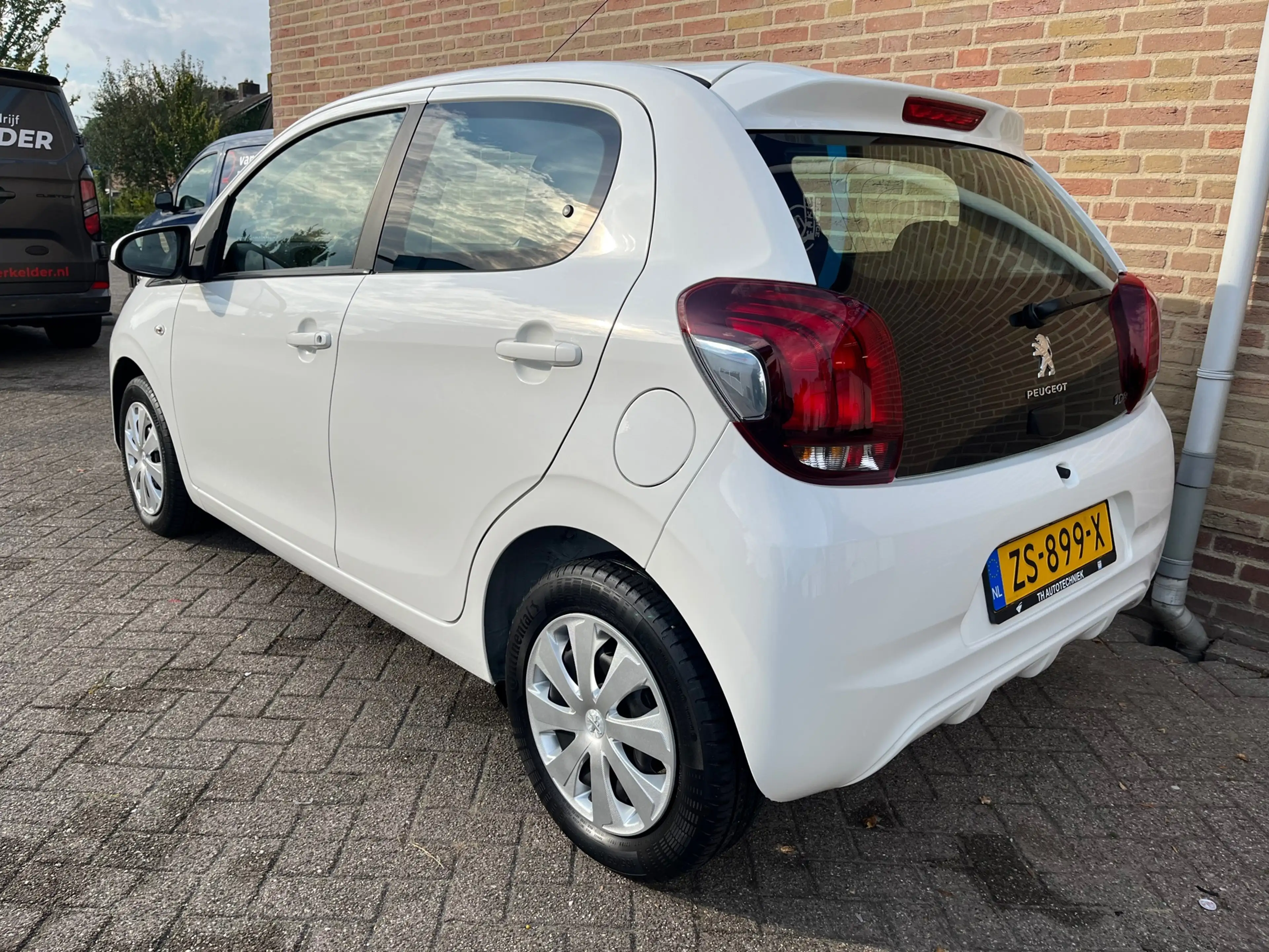 Peugeot 108 1.0 e-VTi Active — photo 5