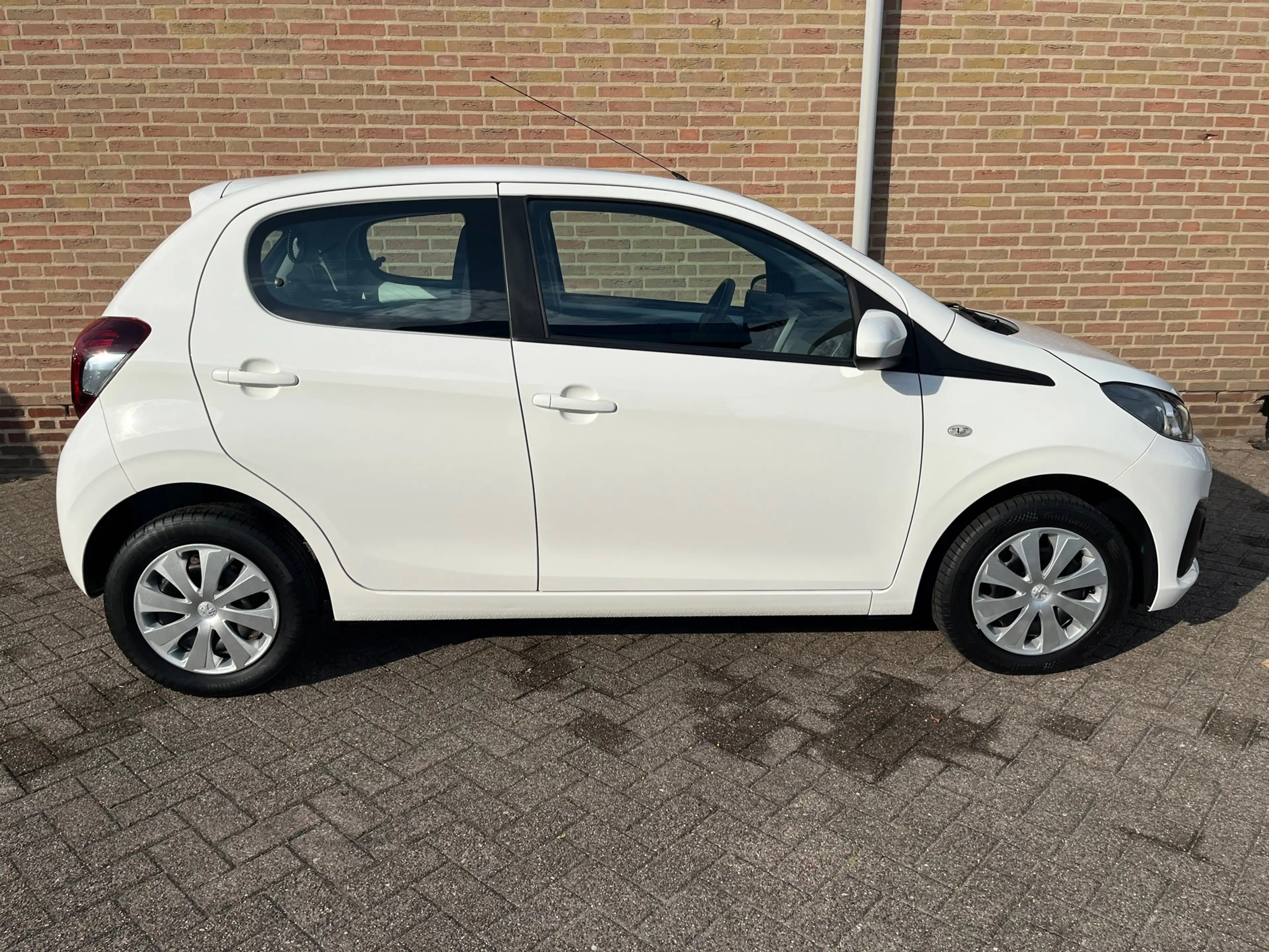 Peugeot 108 1.0 e-VTi Active — photo 6