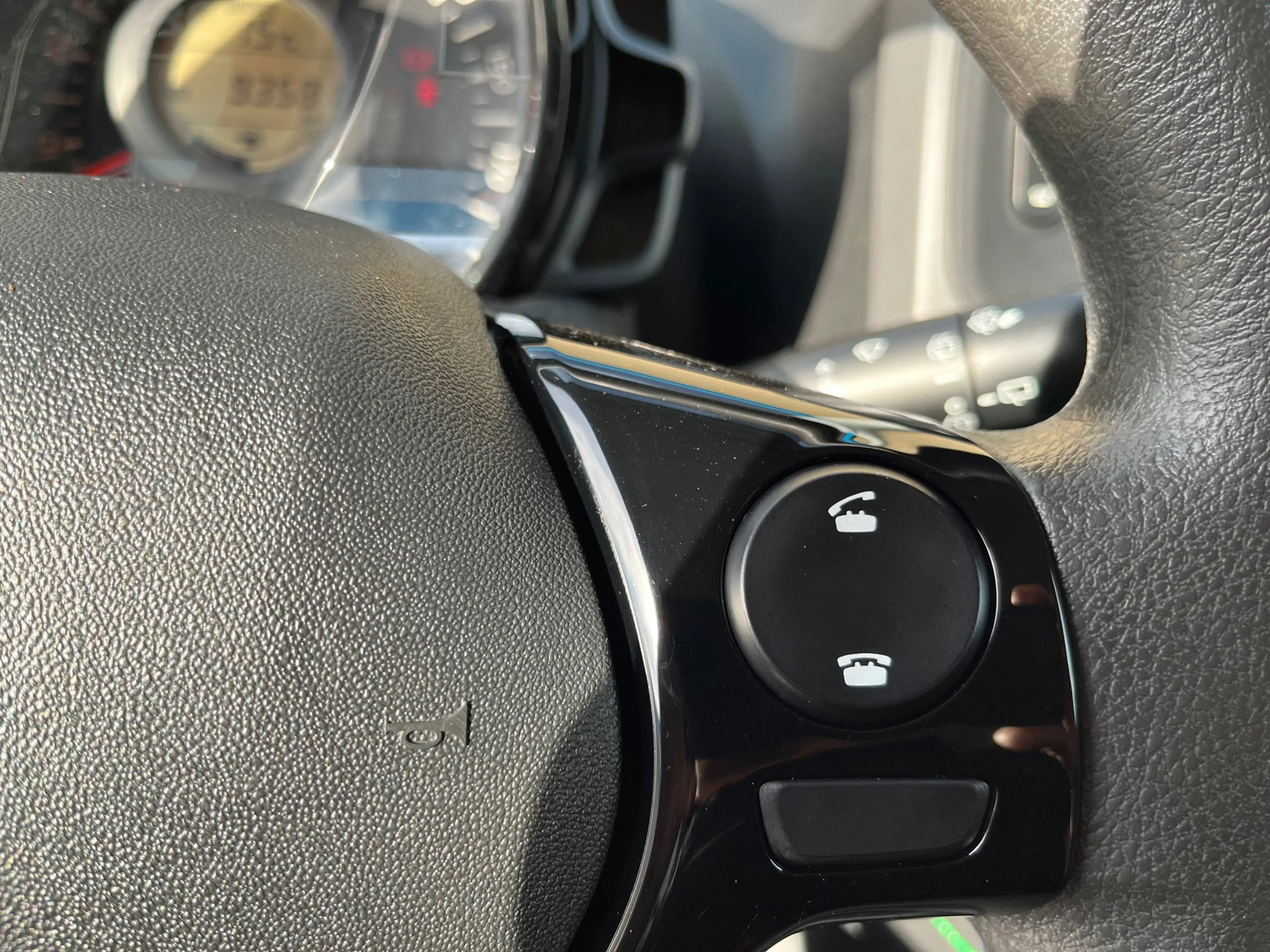 Peugeot 108 1.0 e-VTi Active — photo 18