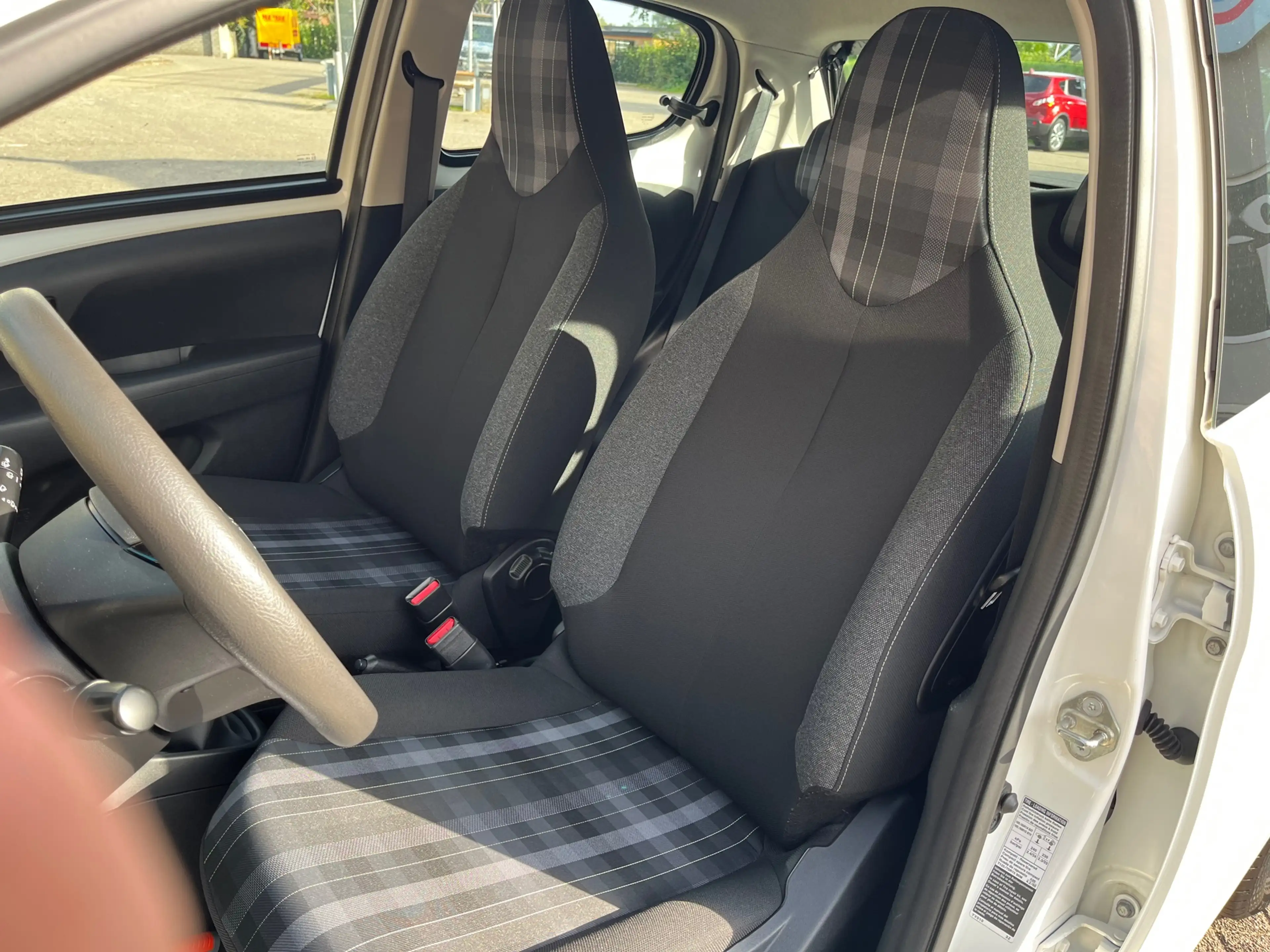 Peugeot 108 1.0 e-VTi Active — photo 12