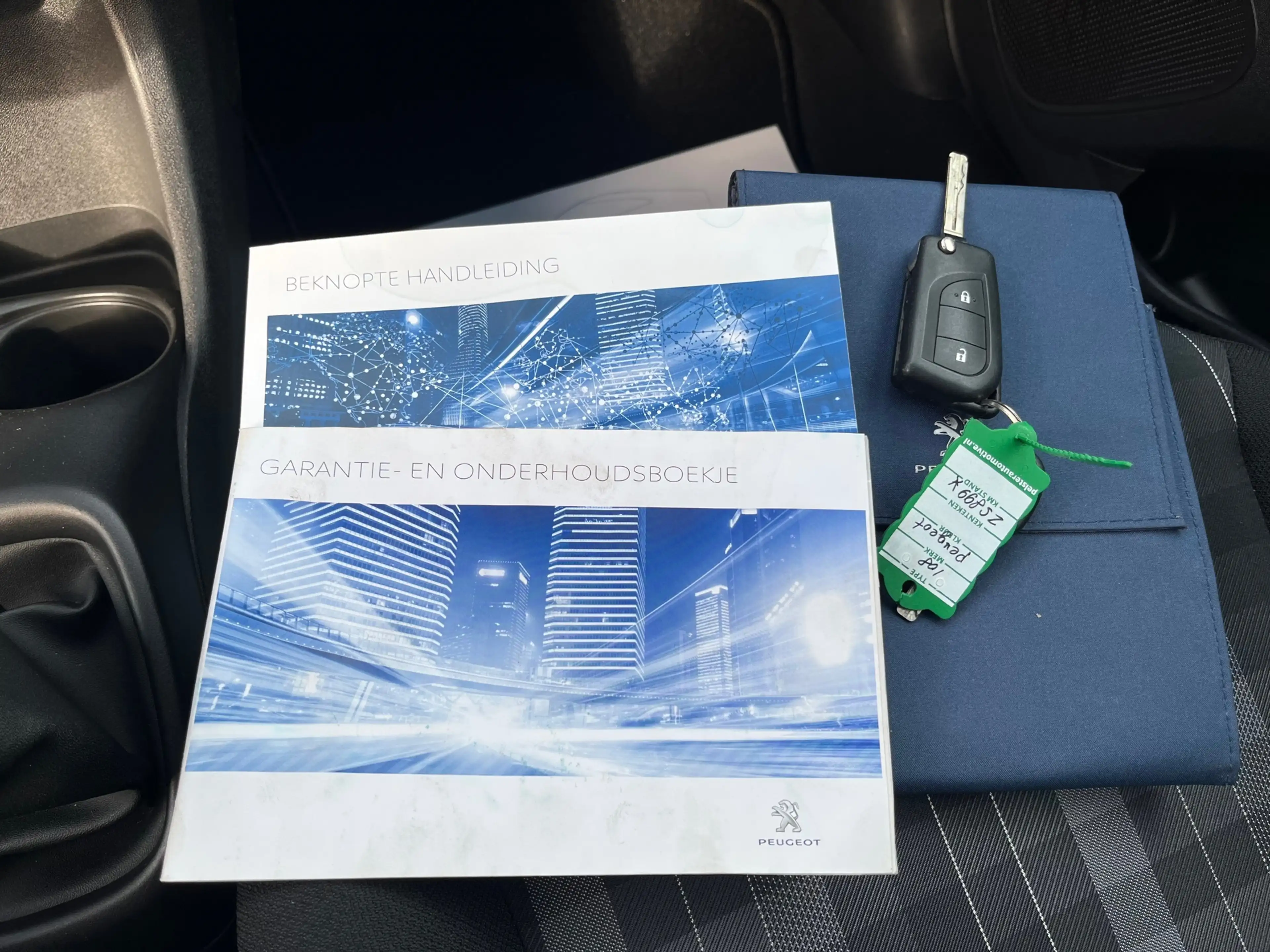 Peugeot 108 1.0 e-VTi Active — photo 24