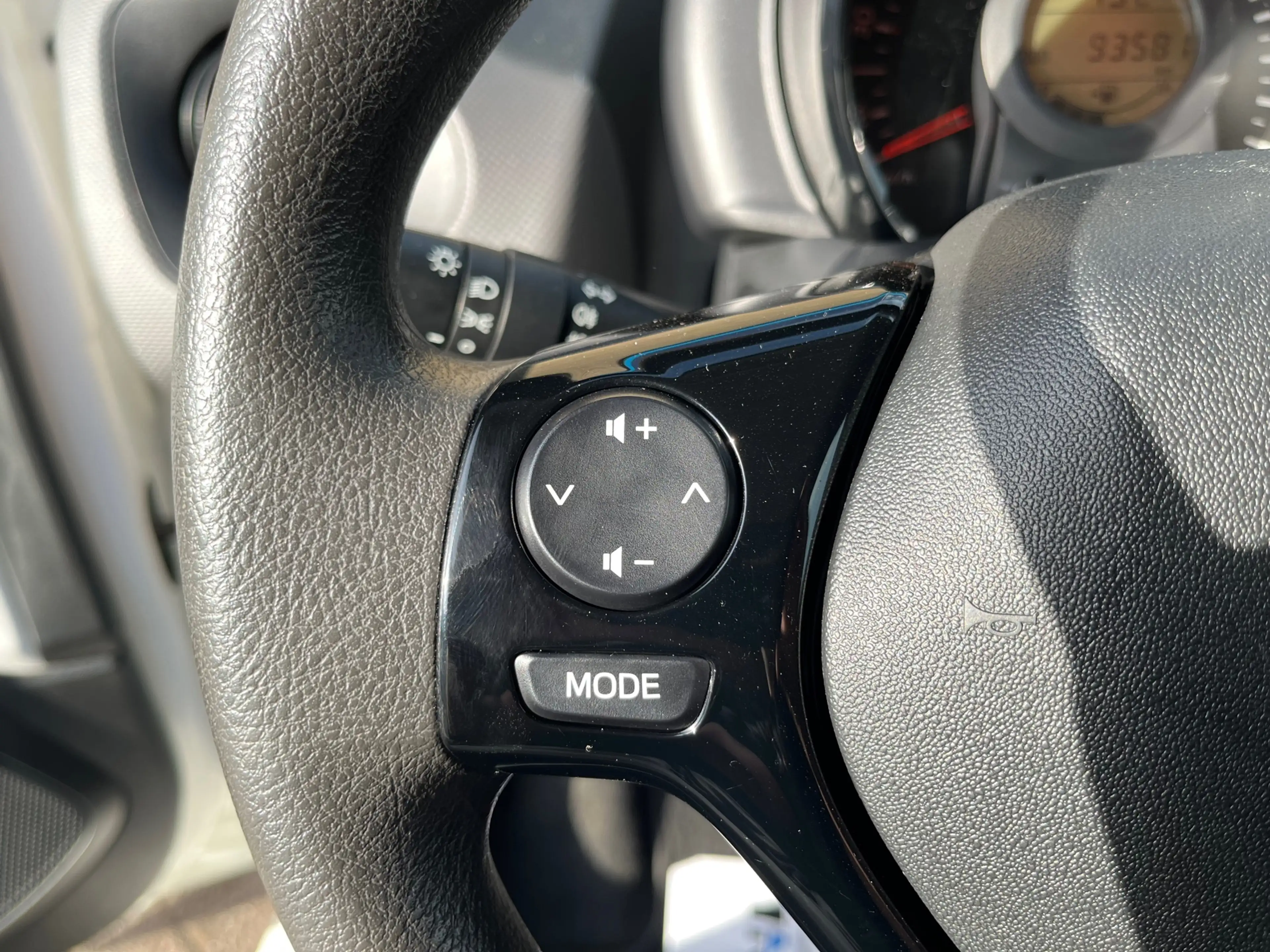 Peugeot 108 1.0 e-VTi Active — photo 17