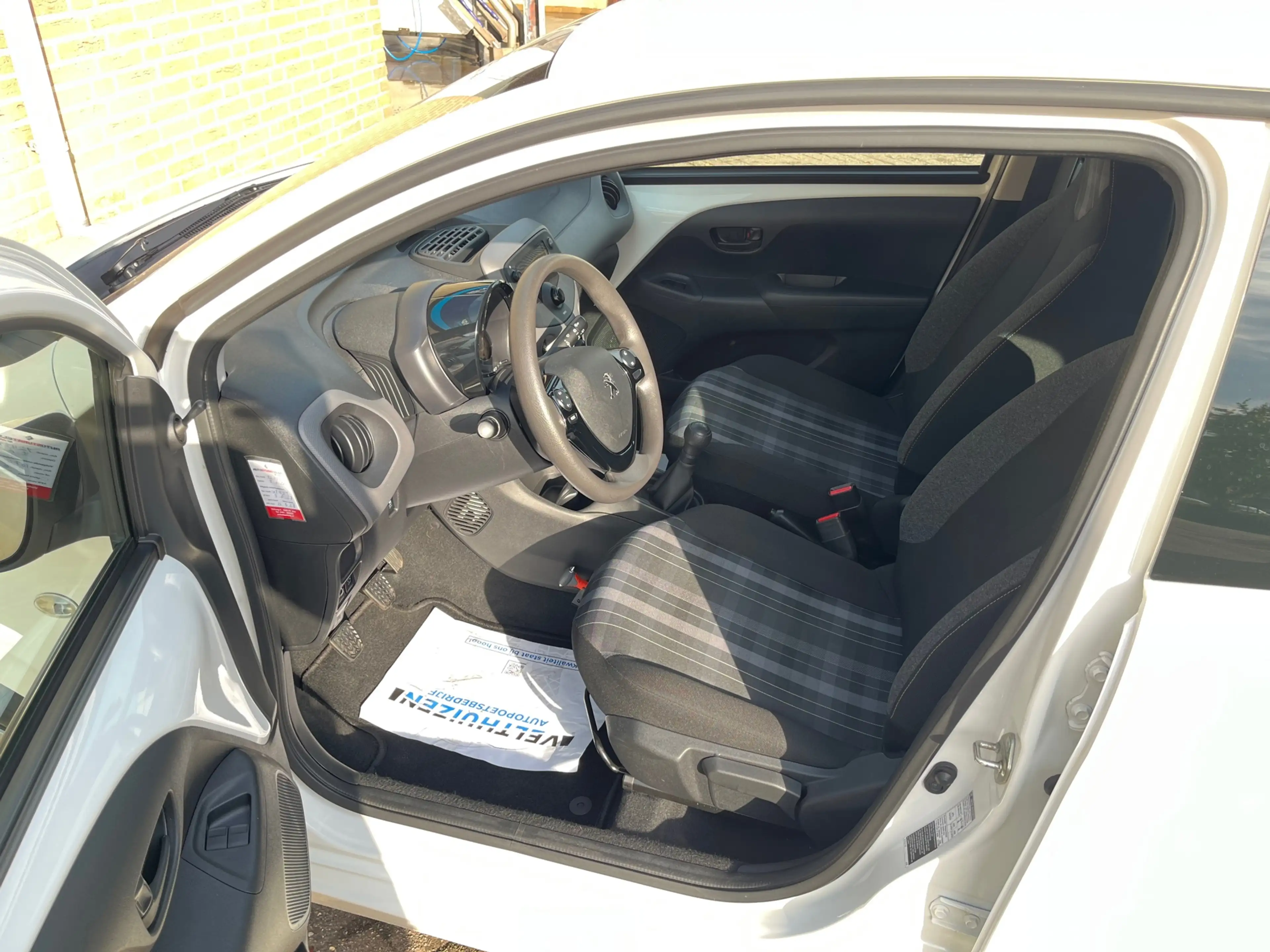 Peugeot 108 1.0 e-VTi Active — photo 11