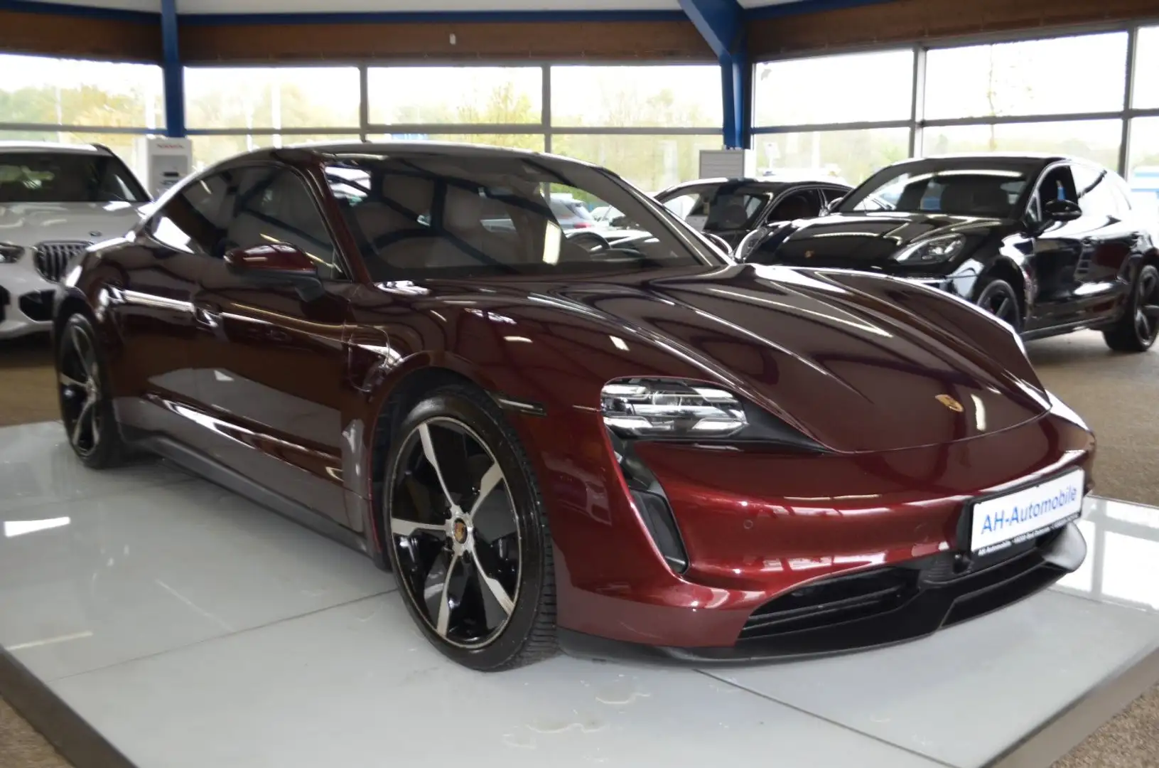 Porsche Taycan 4 S Bi-XENON / NAVI / LEDER / R-KAMERA Violet - 2