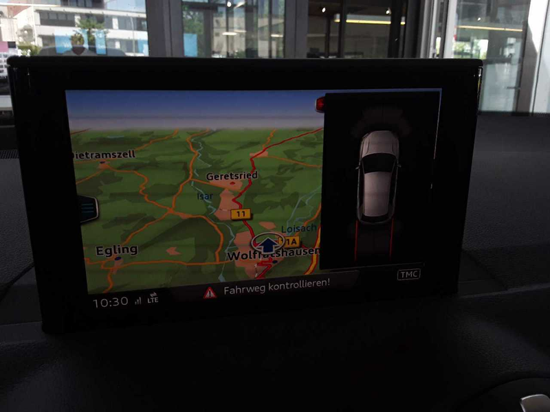 Audi Q2 30 TDI sport LED AHK Shz — photo 5