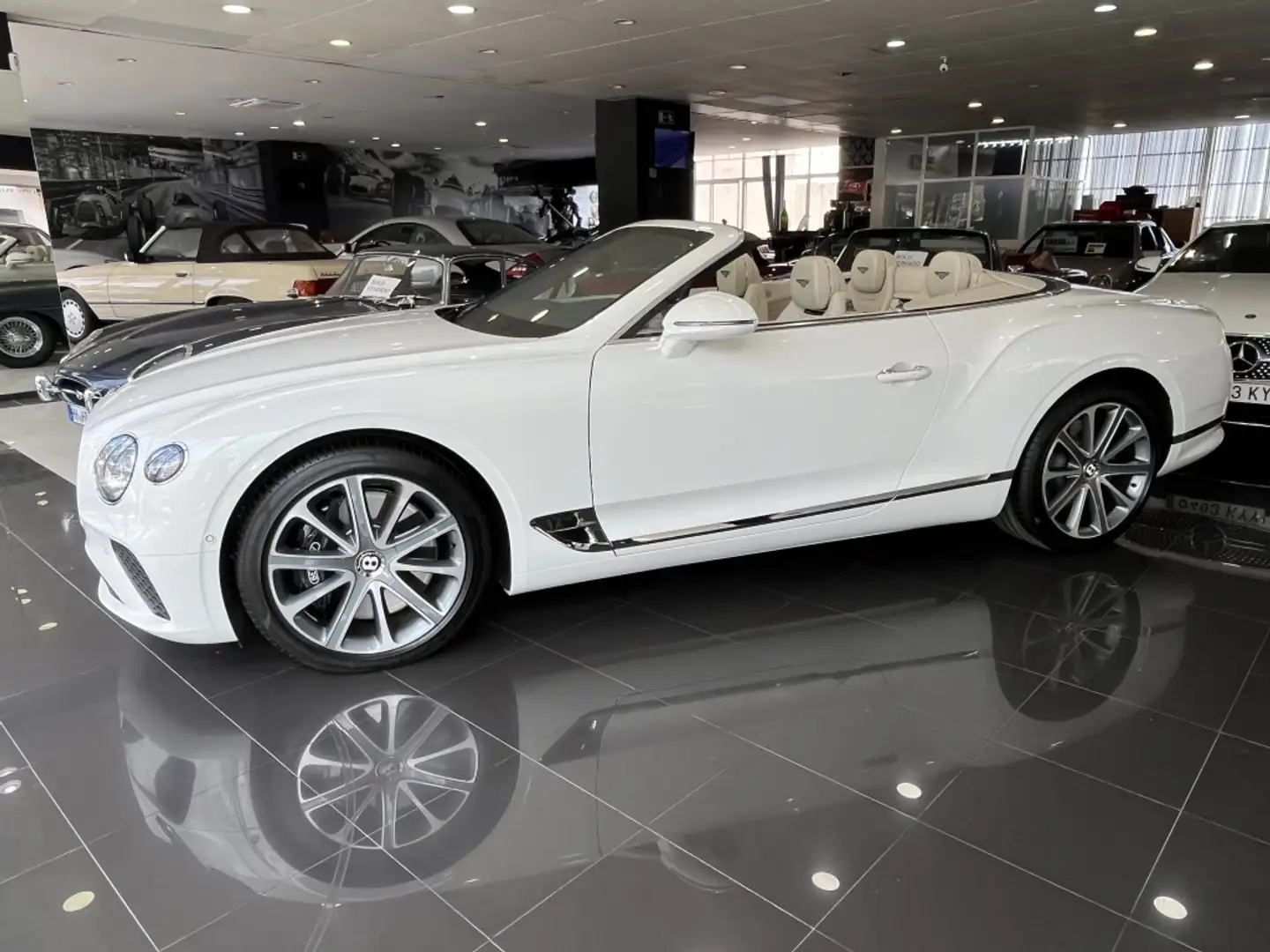 Bentley Continental GT Mulliner W12 Aut. Blanco - 1