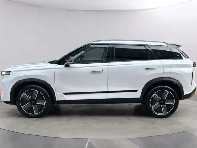 Jaecoo J7 view 3