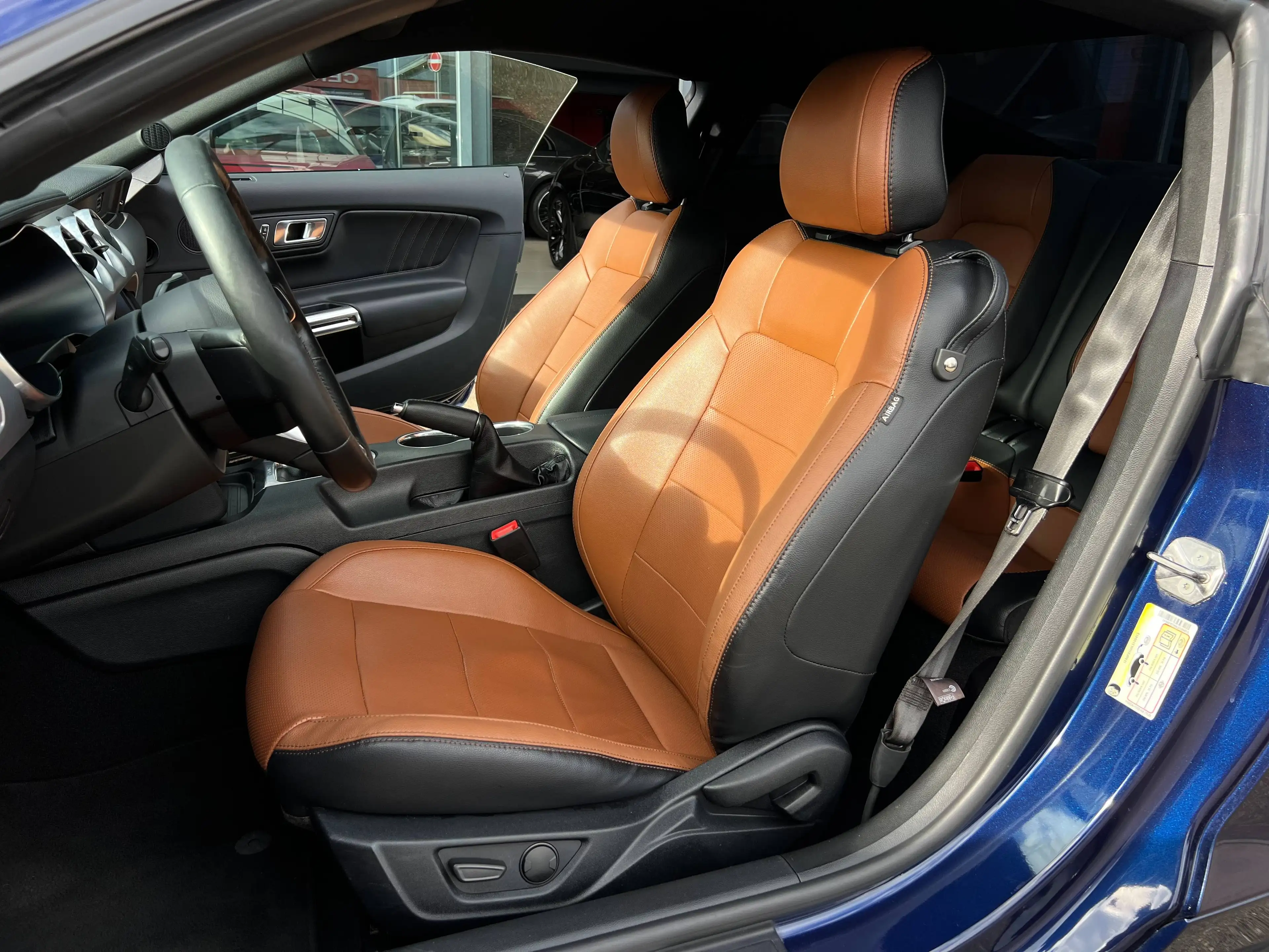 Ford Mustang 2.3EcoBoost Manual FIFTY FIVE  Exhaust Cockpit 1er Proprietaire Full Option — photo 13