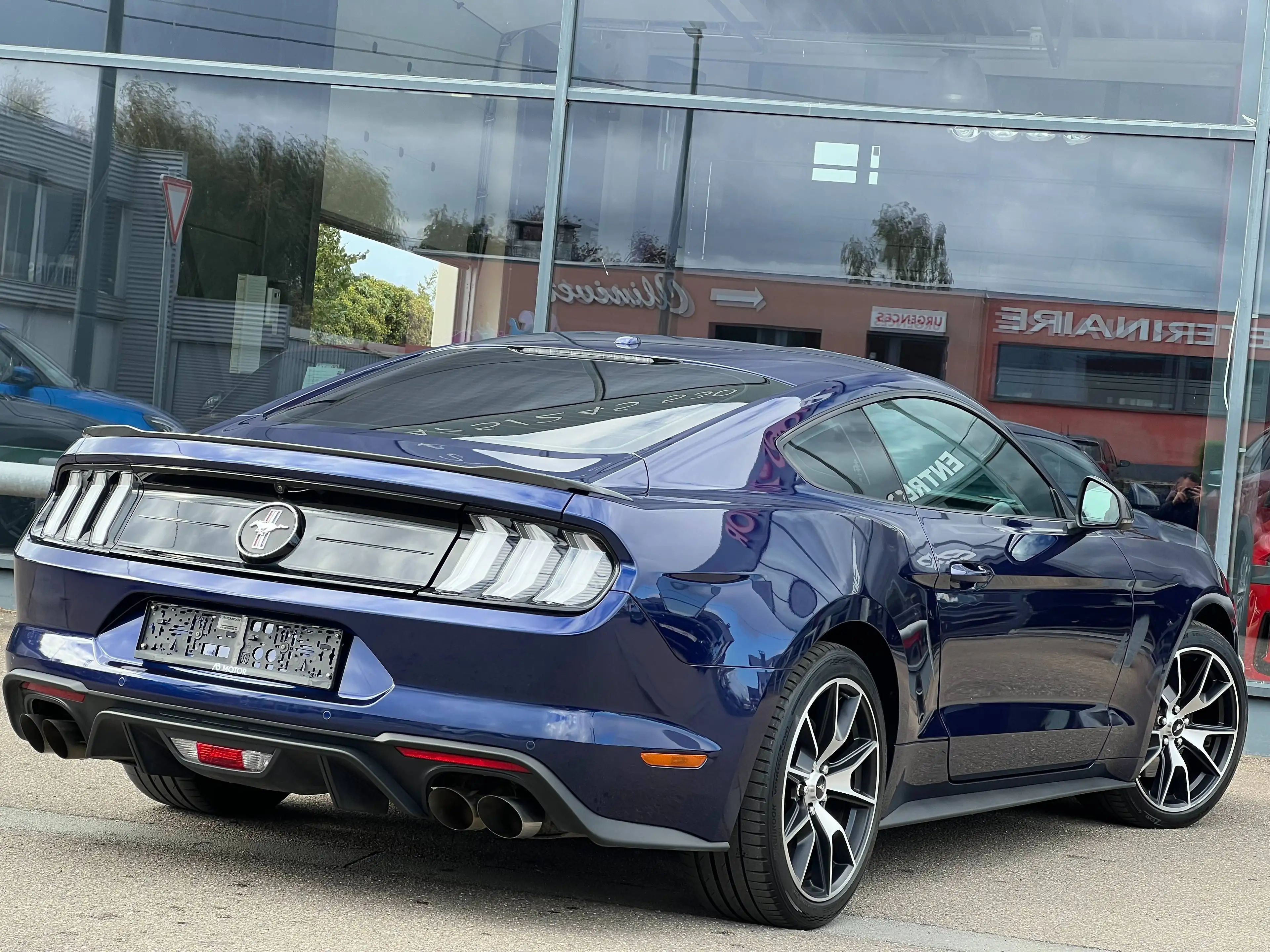 Ford Mustang 2.3EcoBoost Manual FIFTY FIVE  Exhaust Cockpit 1er Proprietaire Full Option — photo 4
