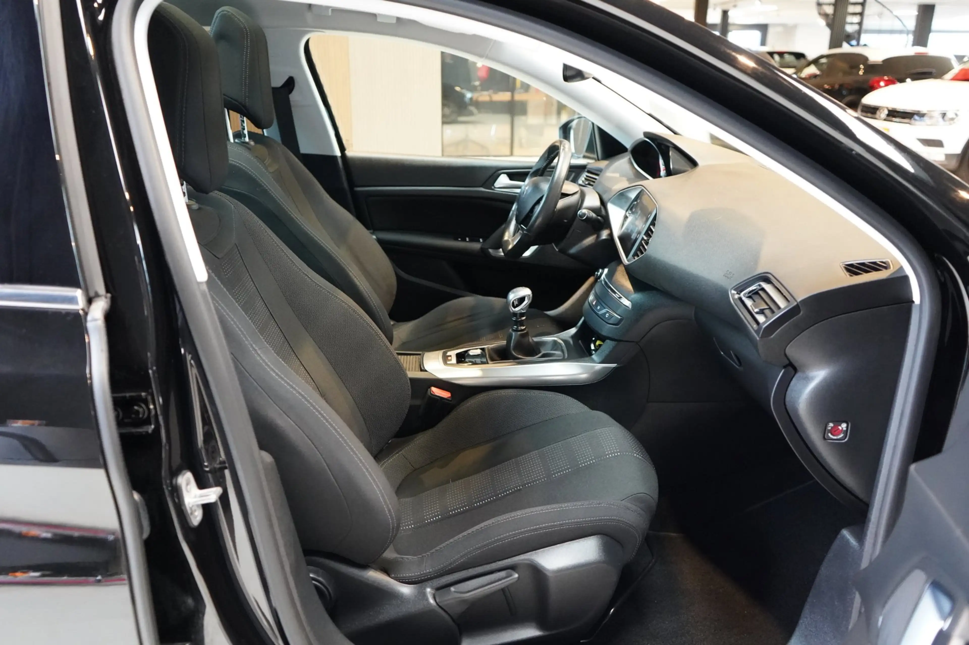 Peugeot 308 1.2 PureTech Allure | SCHUIFDAK | ACHTERUITRIJCA. — photo 21