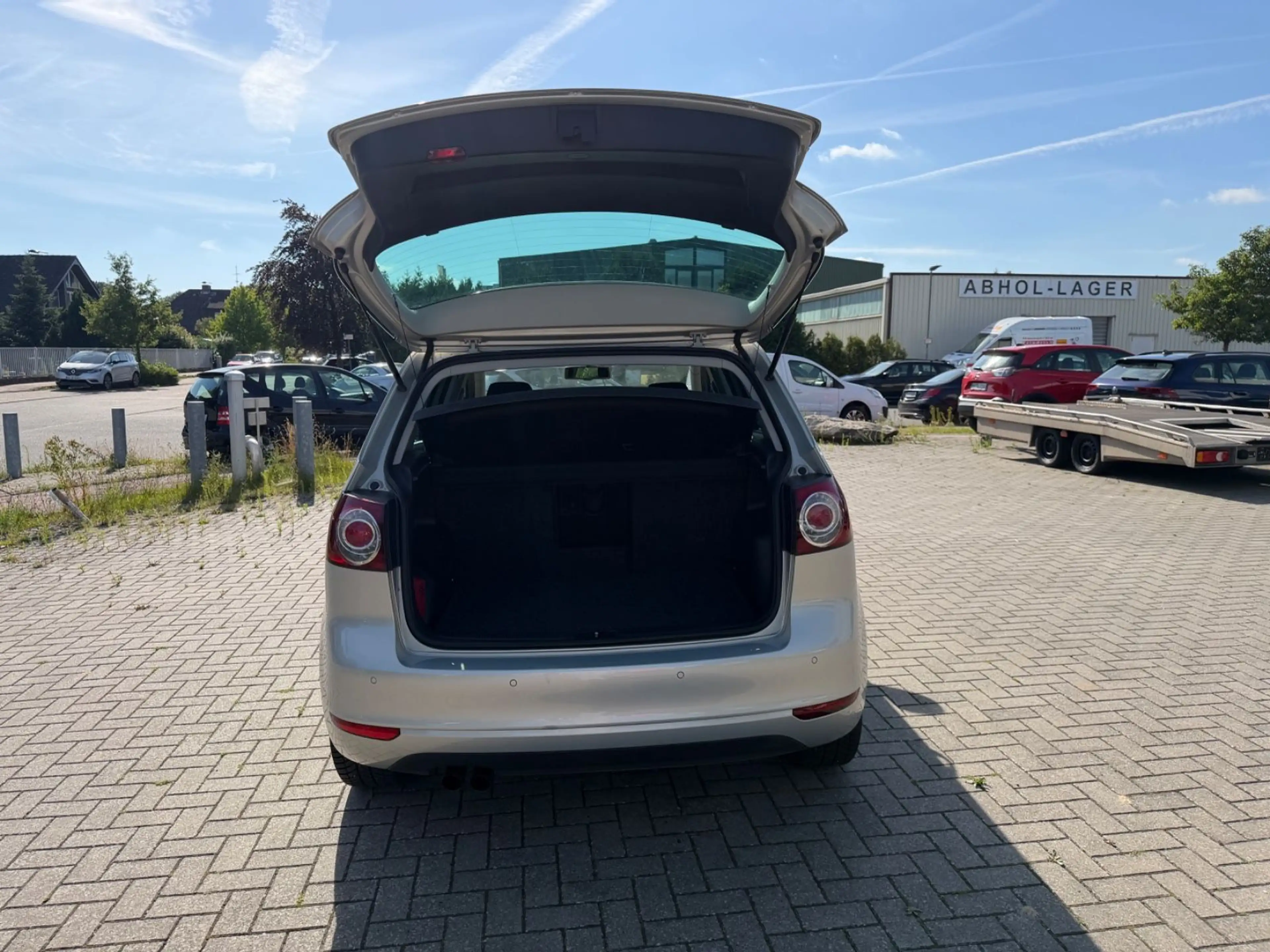 Volkswagen Golf Plus VI Life PDC+SHZ+Navi+Klimaautomatik — photo 7