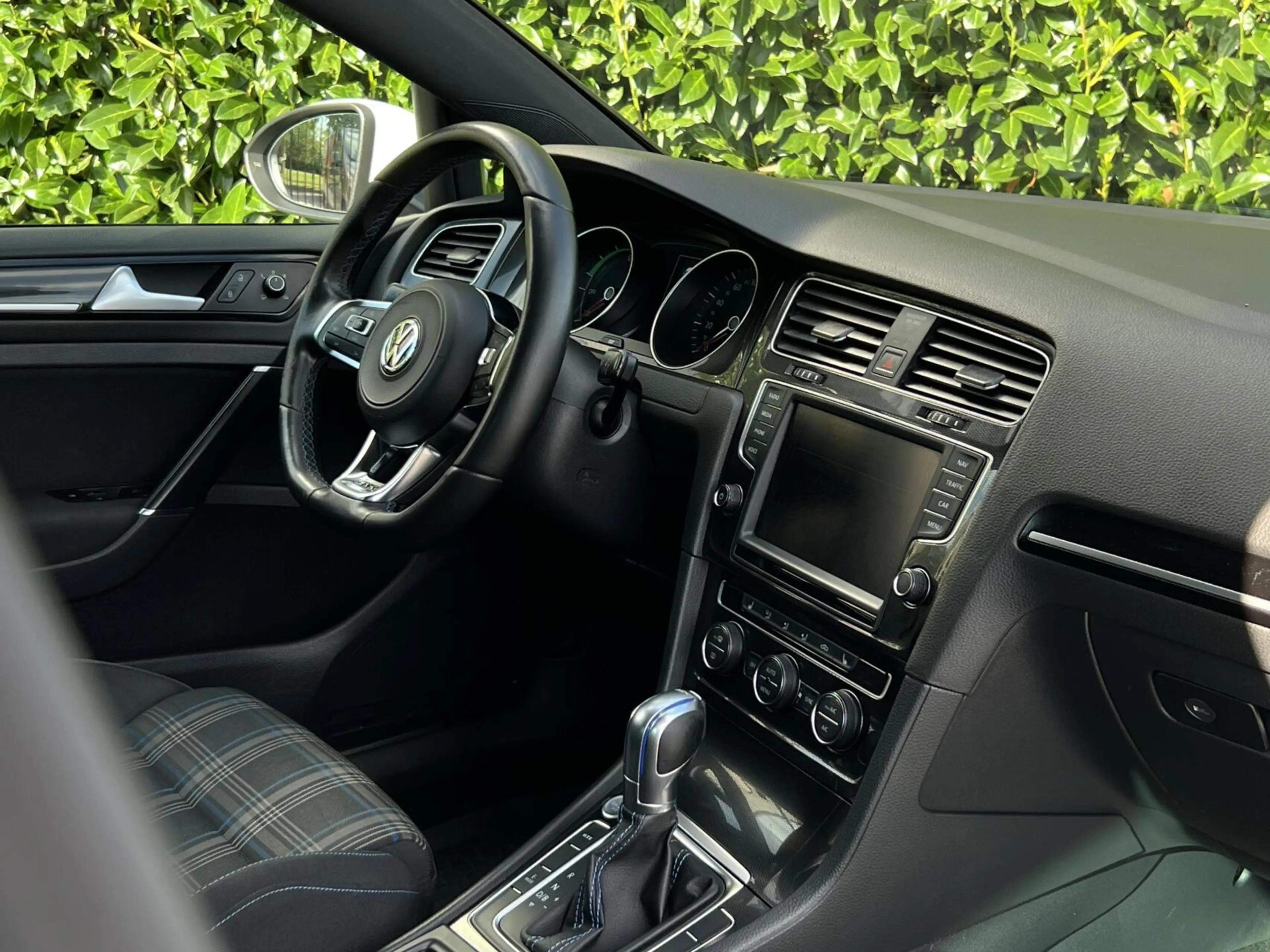 Volkswagen Golf GTE 1.4 TSI NL AUTO, NAP LOGISCH, PANORAMADAK, NAVIGAT — photo 13
