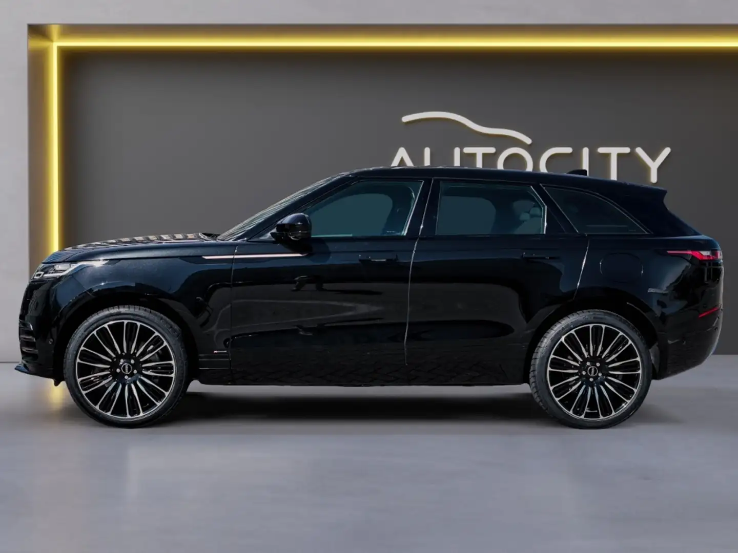 Land Rover Range Rover Velar 2.0 P400e R-Dynamic l Pano l 3D Camera l Meridian Noir - 2