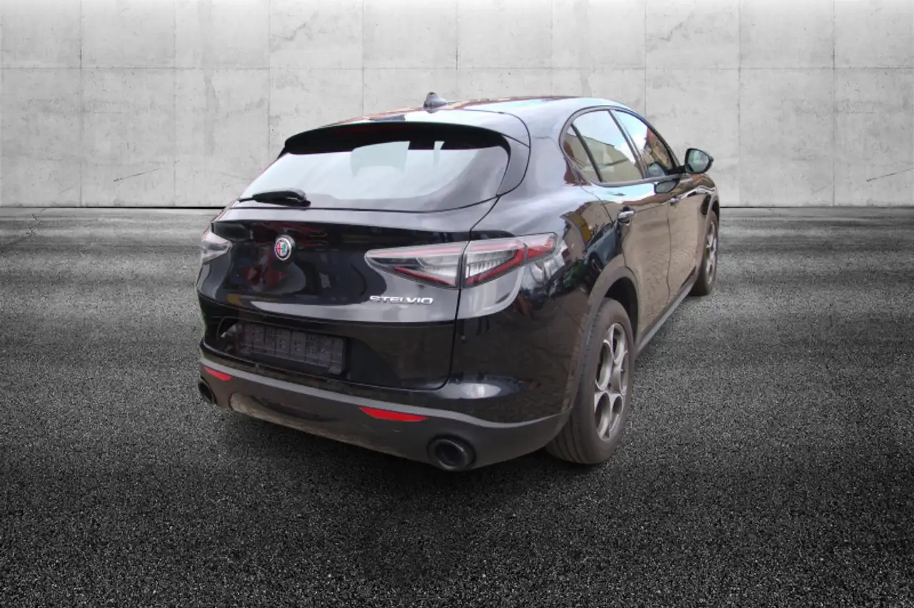 Alfa Romeo Stelvio 2024
