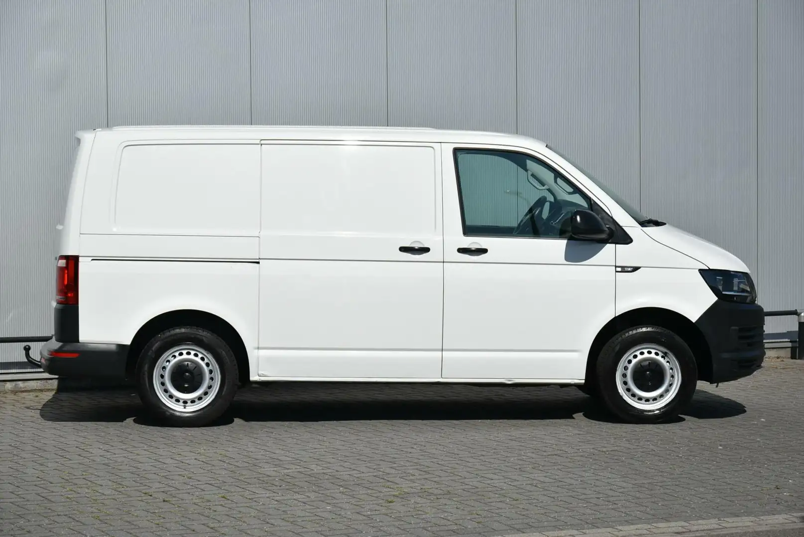 Volkswagen T6 Transporter 2.0TDI 102 Pk L1H1 Airco Cruise Euro6 White - 2