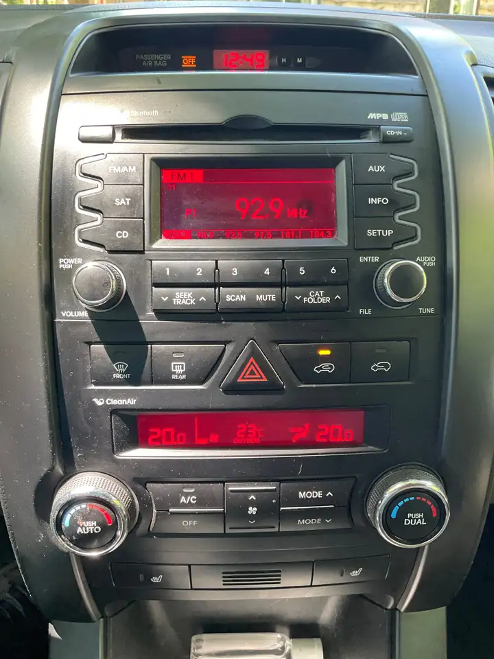 Kia Sorento photo Kia Sorento