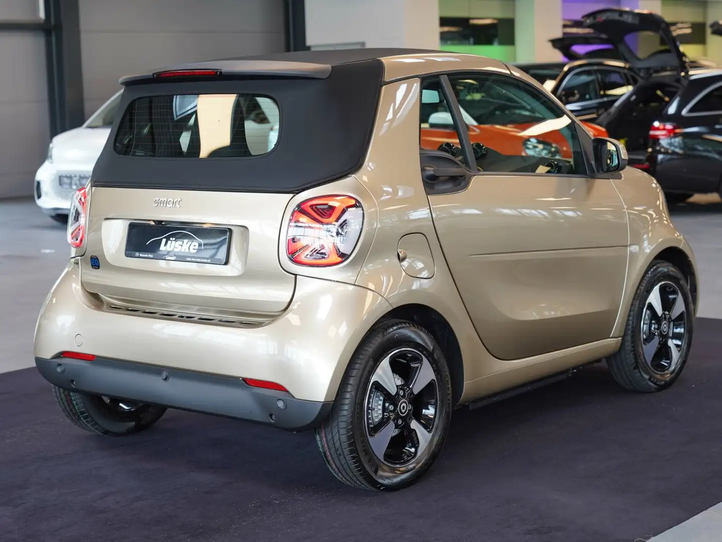 smart forTwo fortwo cabrio gold EXCLUSIVE 22kW CarPlay Media Or - 2