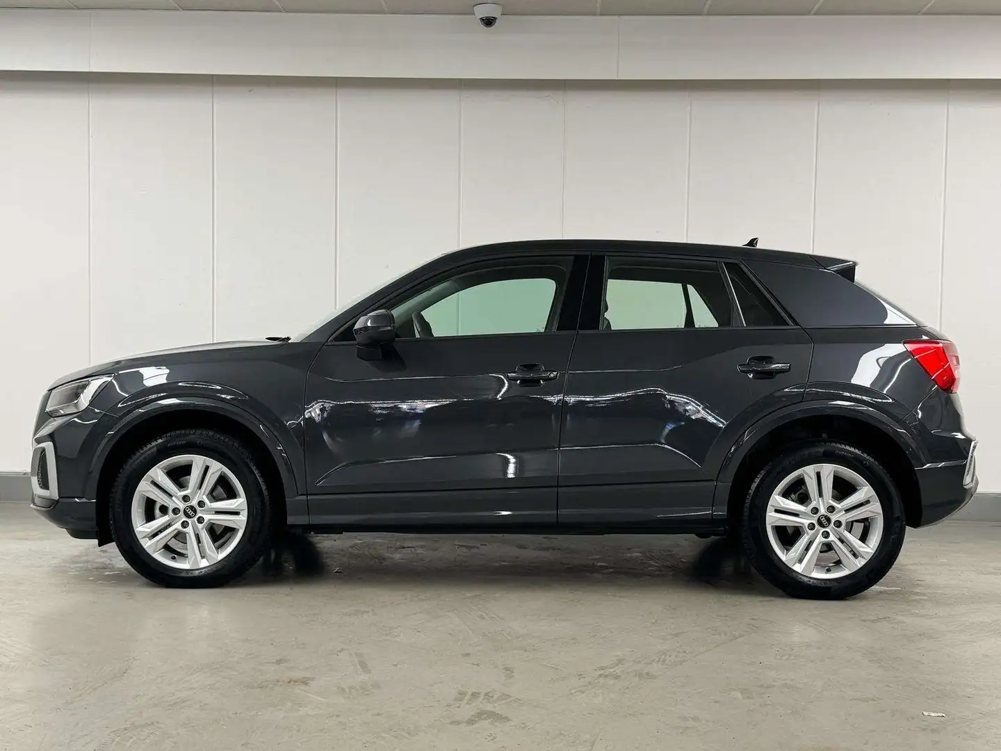 Audi Q2 35TFSI 150CV  9000 KM  S-TRONIC VIRUTAL COCKPIT Gris - 2