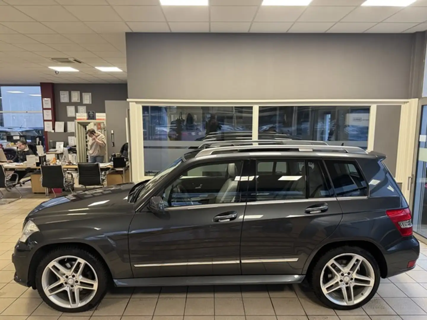 Mercedes-Benz GLK 350 CDI 4MATIC AMG Panoram Leder Memory Navi Grau - 2
