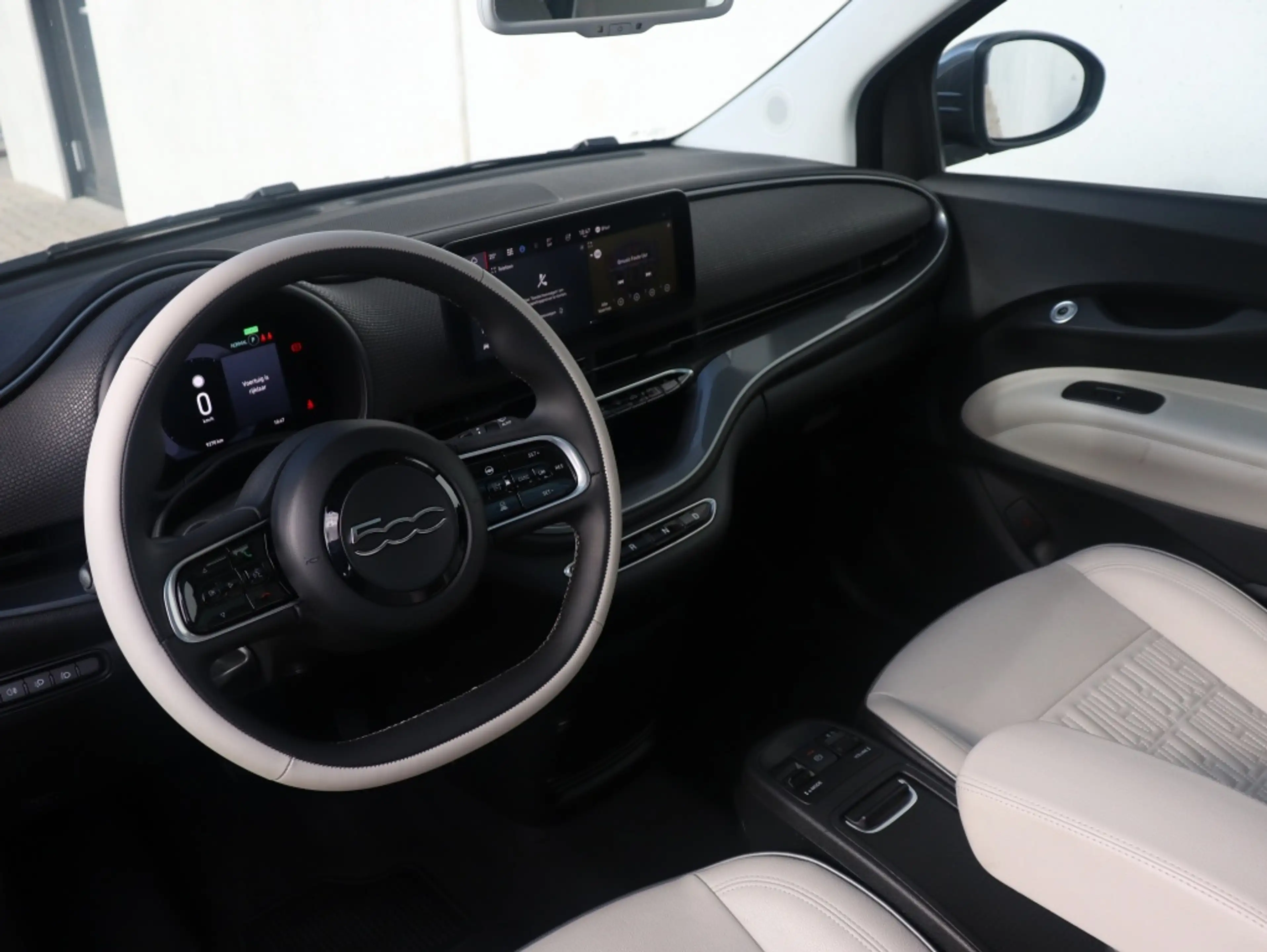 Fiat 500e La Prima 42 kWh | Pano | Navi | Camera | Carplay | — photo 4