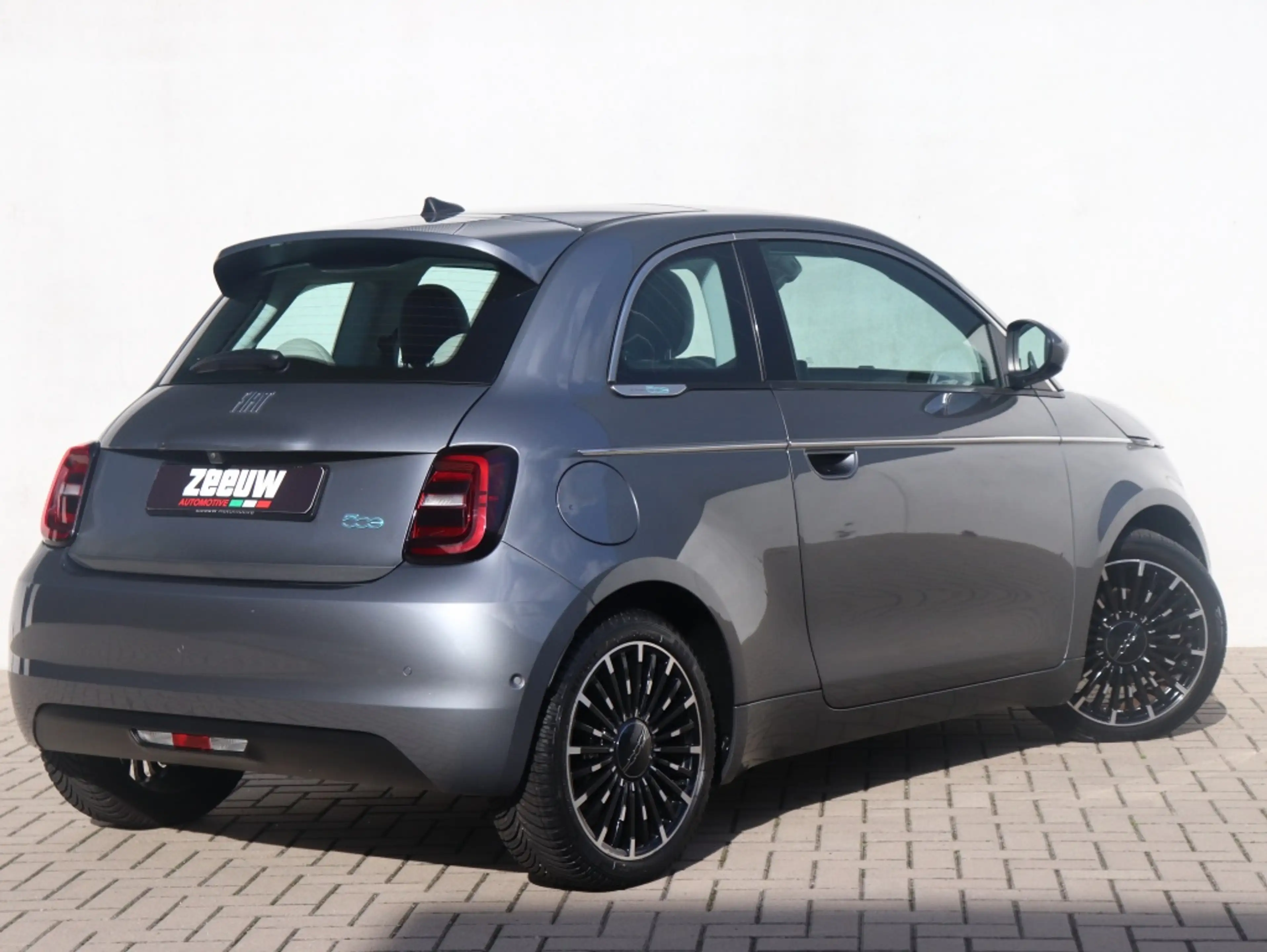 Fiat 500e La Prima 42 kWh | Pano | Navi | Camera | Carplay | — photo 2