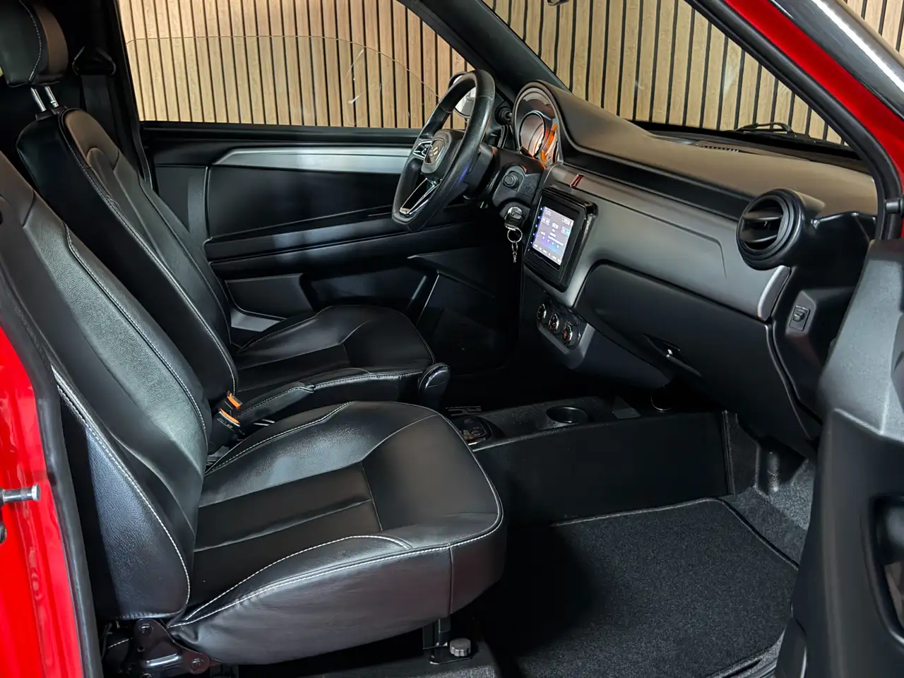 Ligier JS 50 Sport Rot Facelift / Apple Carplay / DAB + / RFK 28