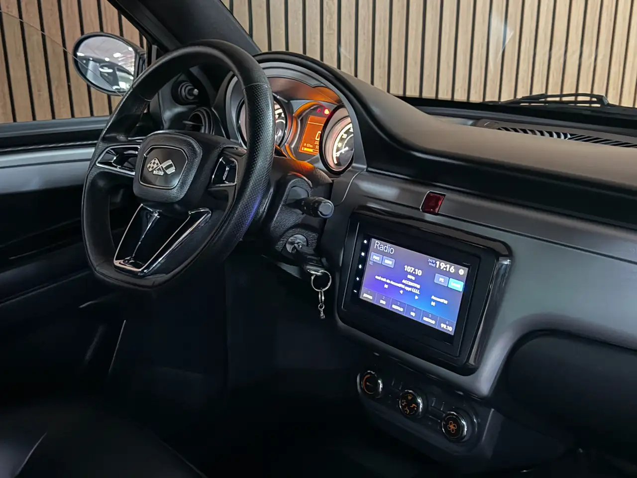 Ligier JS 50 Sport Rot Facelift / Apple Carplay / DAB + / RFK 26