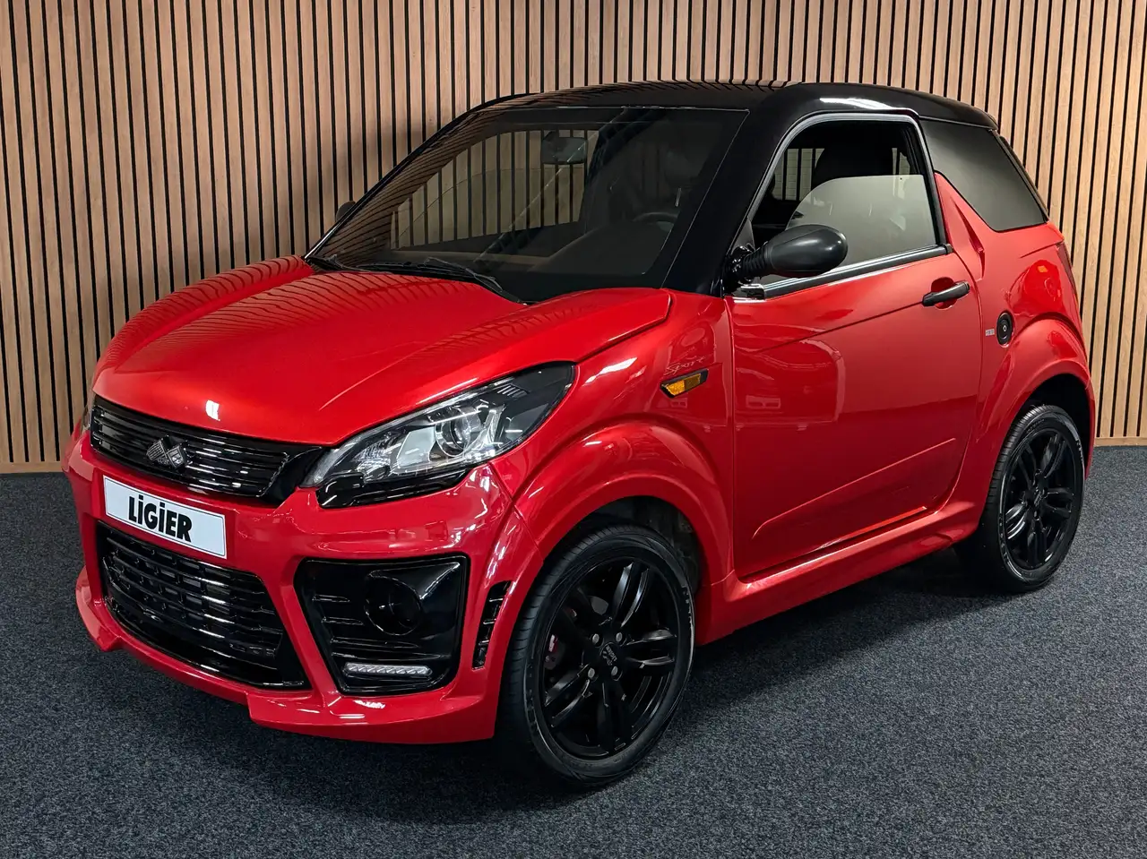 Ligier JS 50 Sport Rot Facelift / Apple Carplay / DAB + / RFK 2