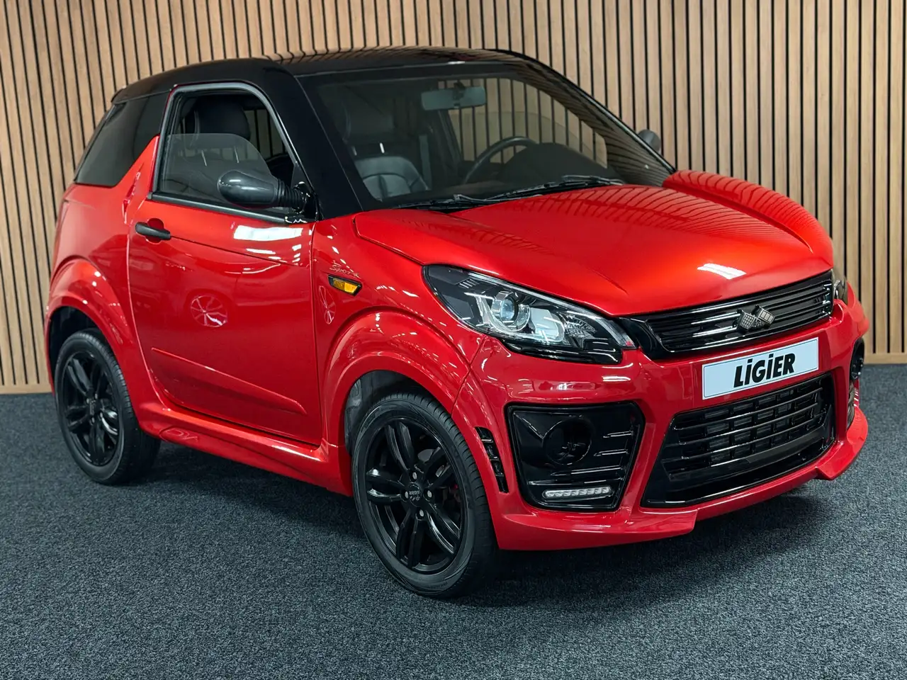 Ligier JS 50 Sport Rot Facelift / Apple Carplay / DAB + / RFK 10