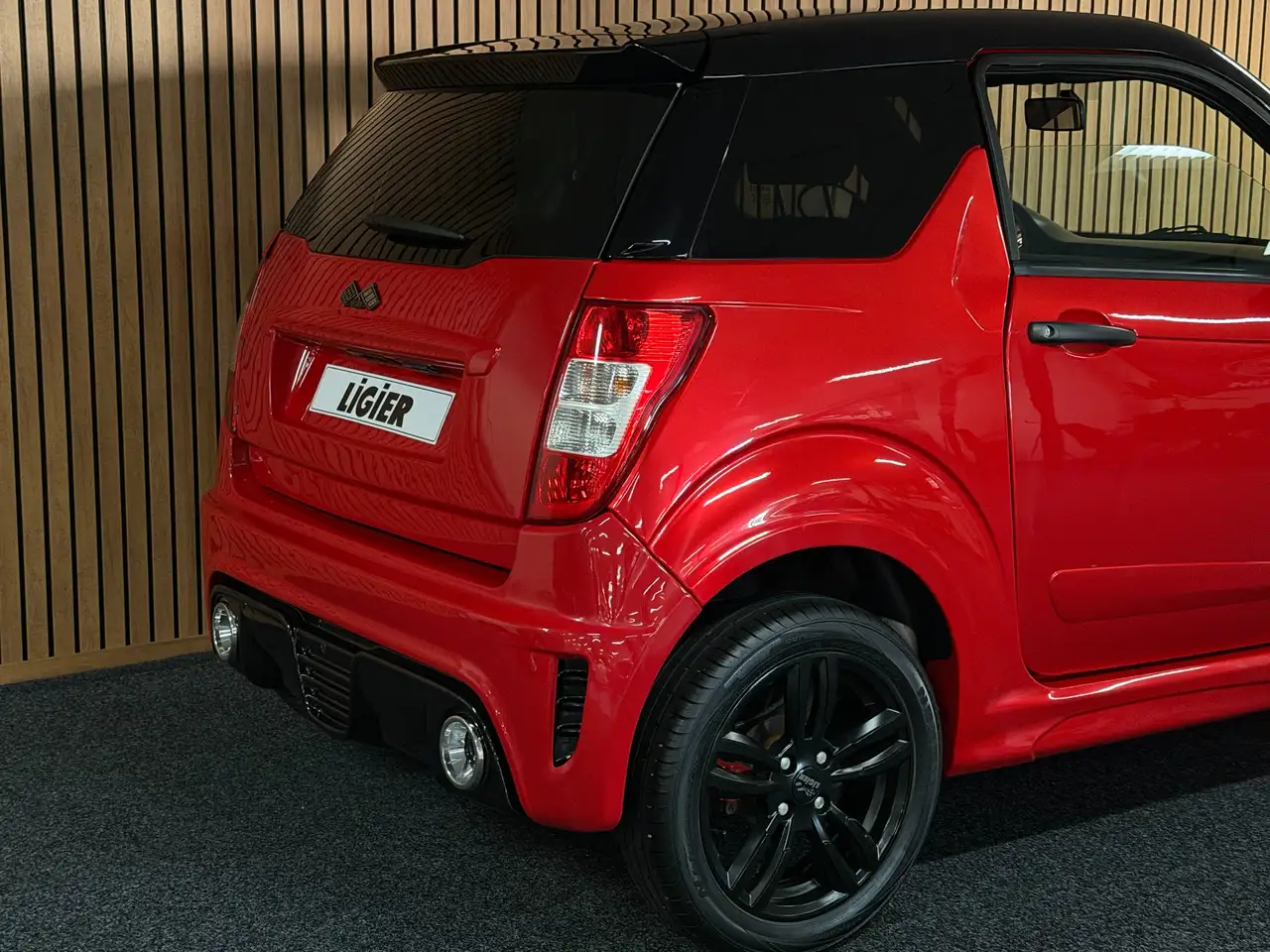 Ligier JS 50 Sport Rot Facelift / Apple Carplay / DAB + / RFK 15