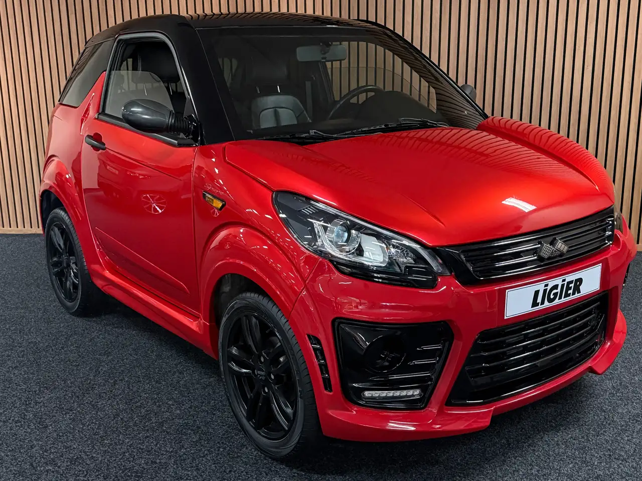 Ligier JS 50 Sport Rot Facelift / Apple Carplay / DAB + / RFK 12