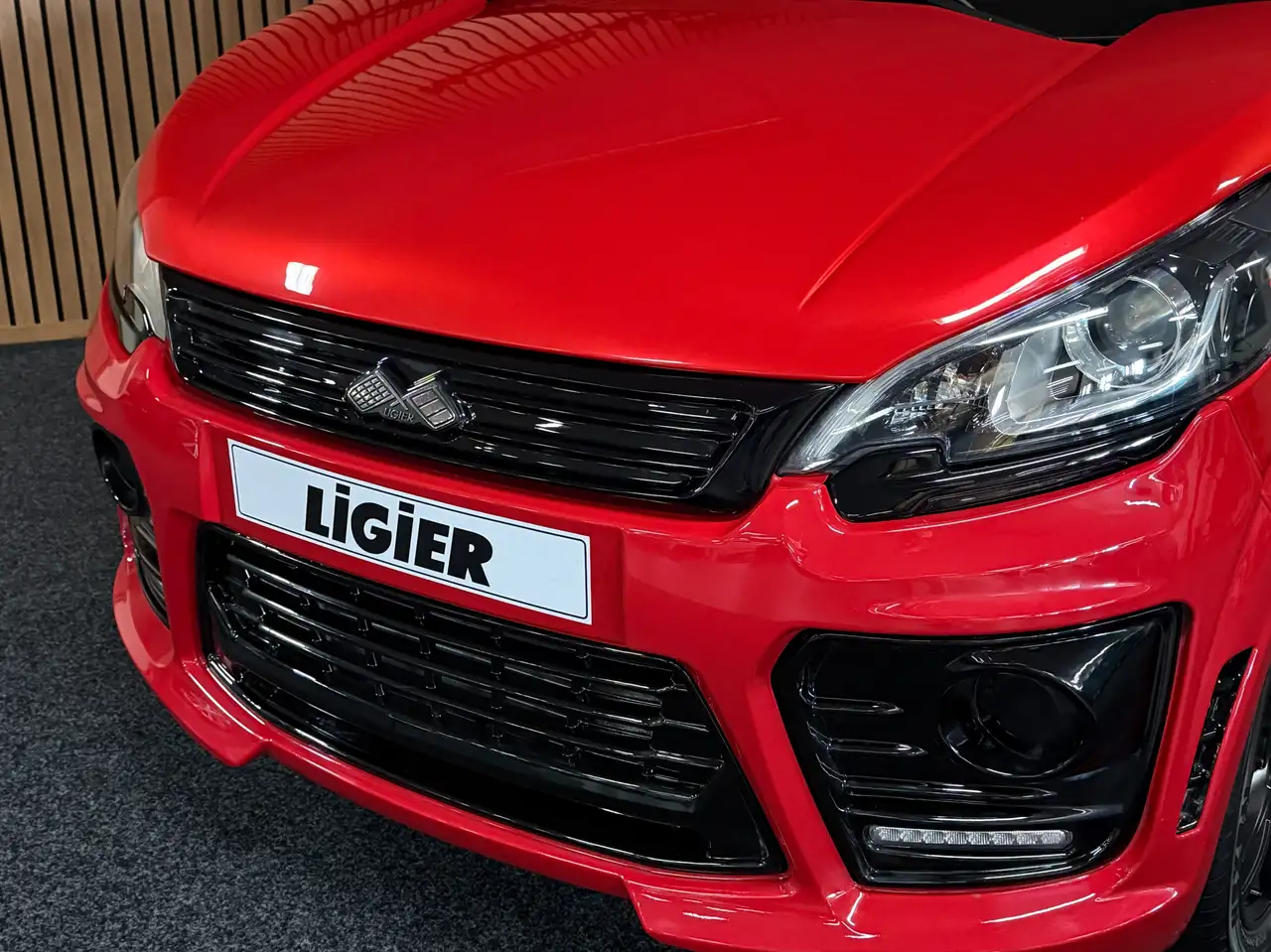Ligier JS 50 Sport Rot Facelift / Apple Carplay / DAB + / RFK 5