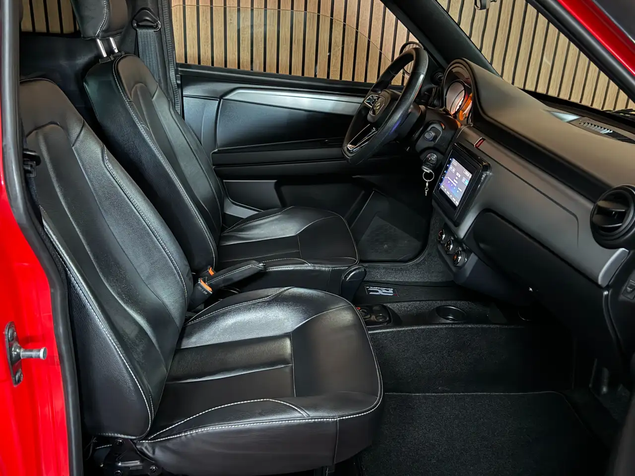 Ligier JS 50 Sport Rot Facelift / Apple Carplay / DAB + / RFK 19