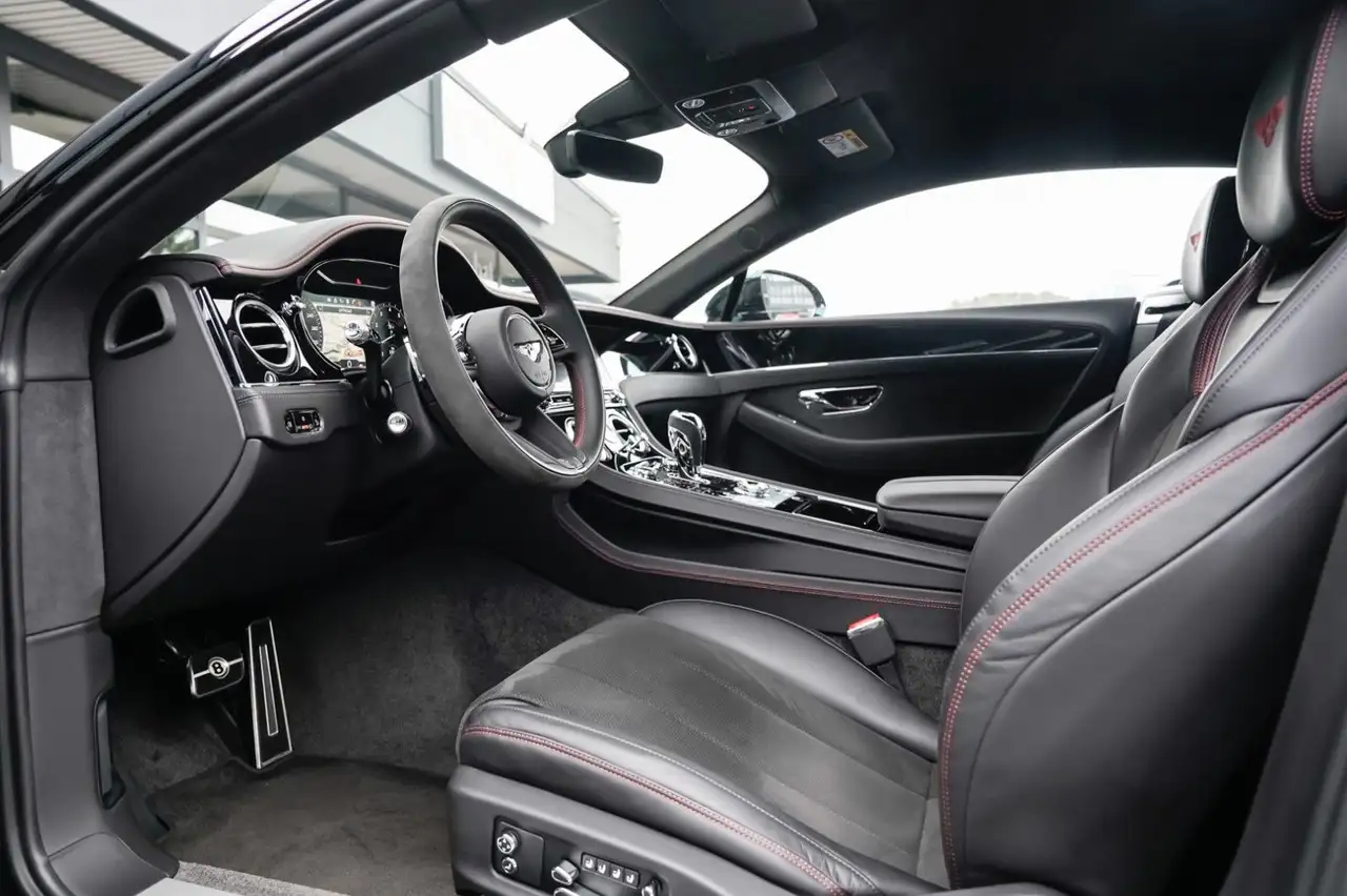 Bentley Continental GT 2023 — фото 12