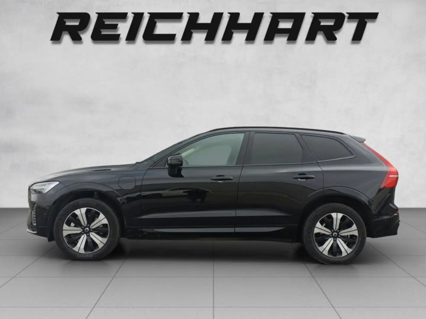 Volvo XC60 Plus, T6 AWD Plug-in Hybrid, Elektrisch/Benzin, Dark Noir - 2