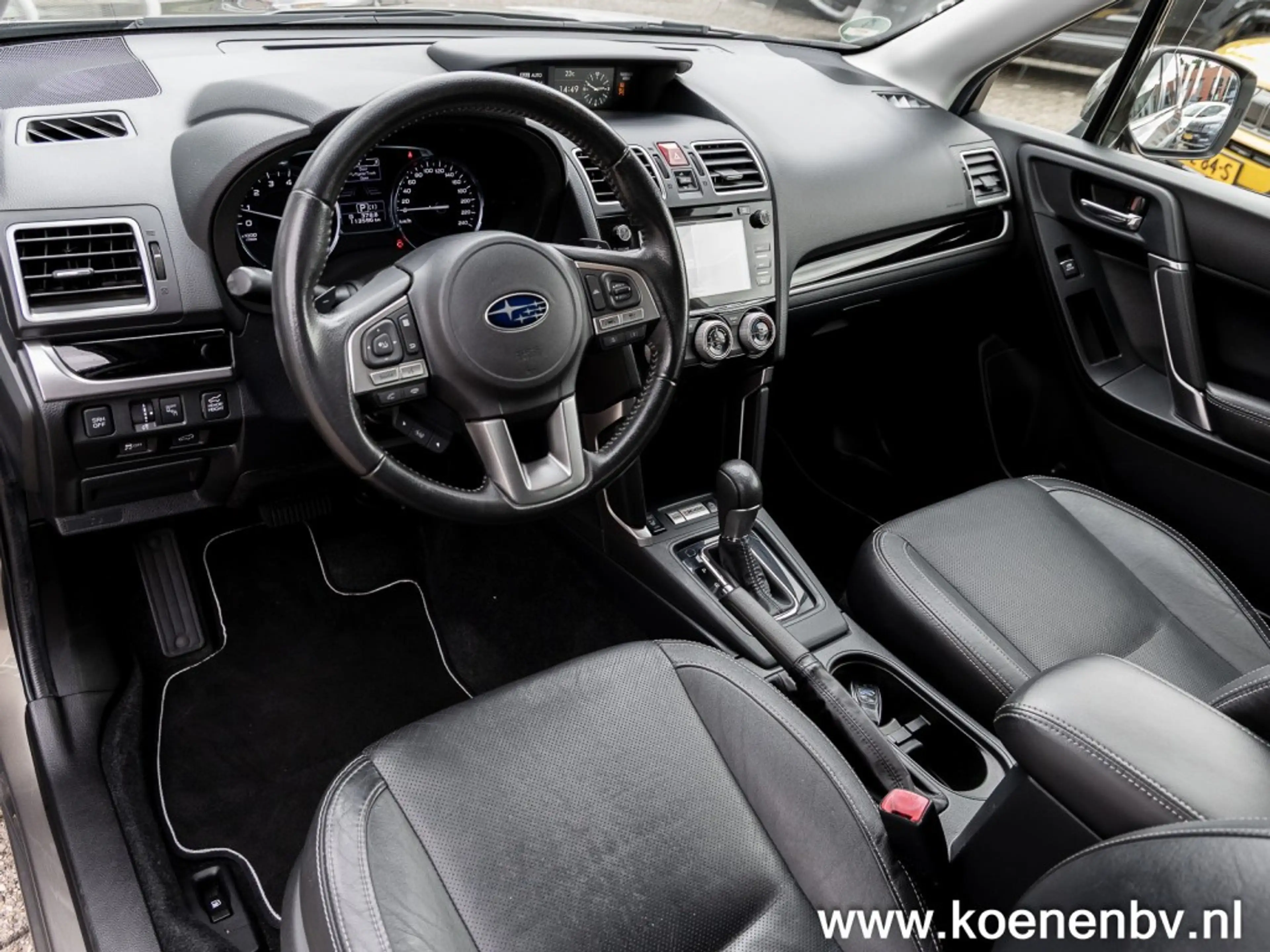 Subaru Forester 2.0 PREMIUM 4x4 AUT. PANO / CLIMA / LEER / TREKHAA — photo 17
