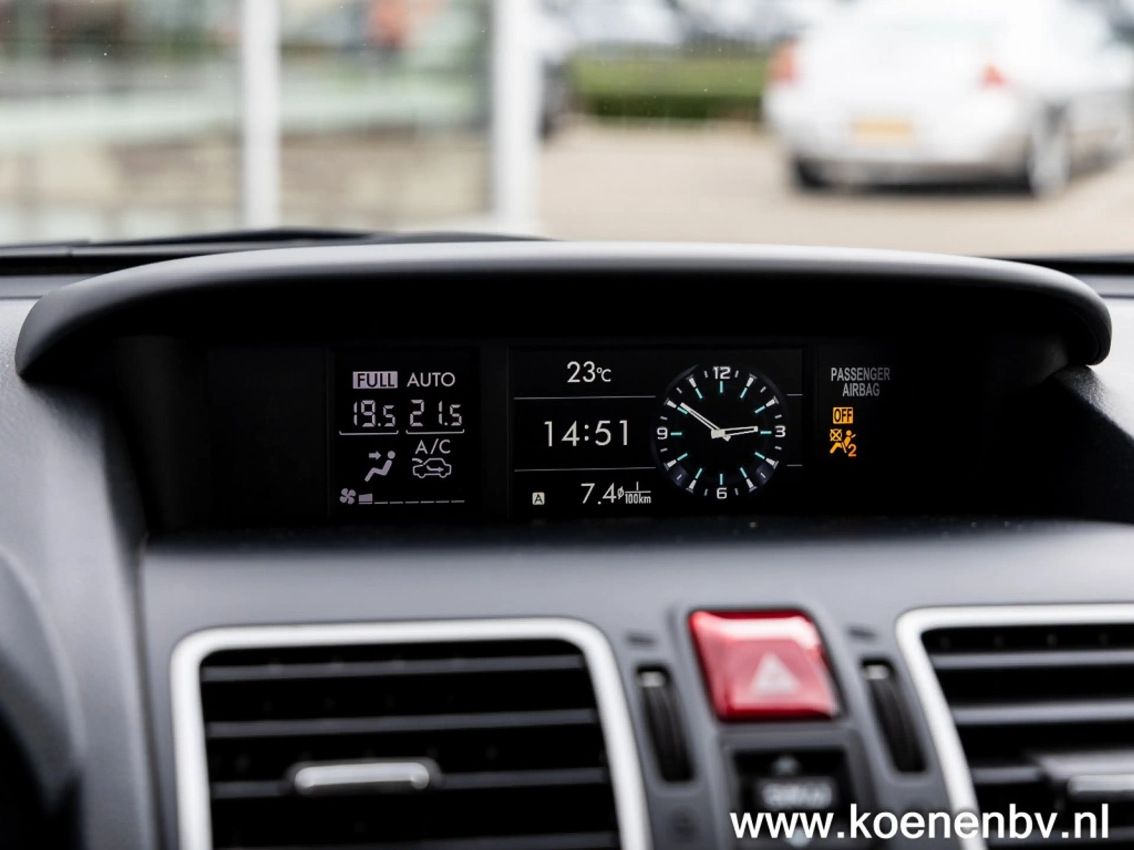 Subaru Forester 2.0 PREMIUM 4x4 AUT. PANO / CLIMA / LEER / TREKHAA — photo 36