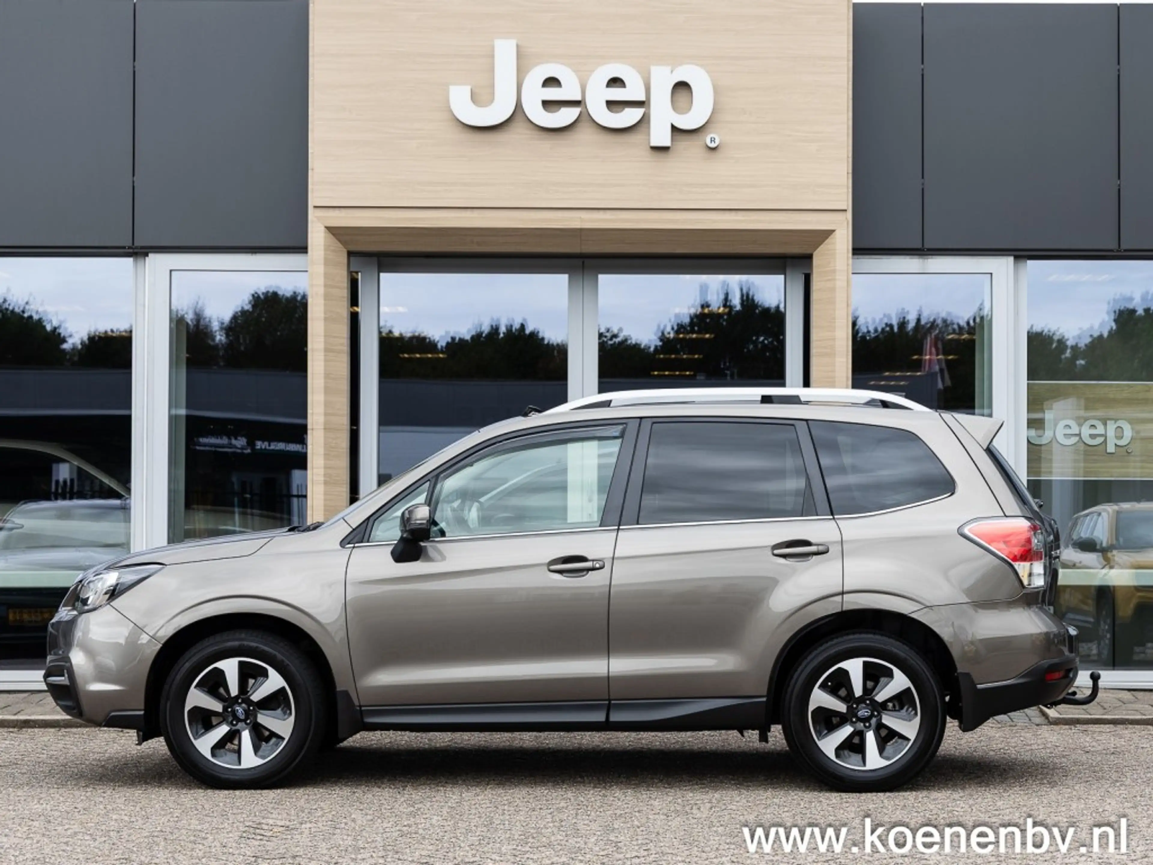 Subaru Forester 2.0 PREMIUM 4x4 AUT. PANO / CLIMA / LEER / TREKHAA — photo 6