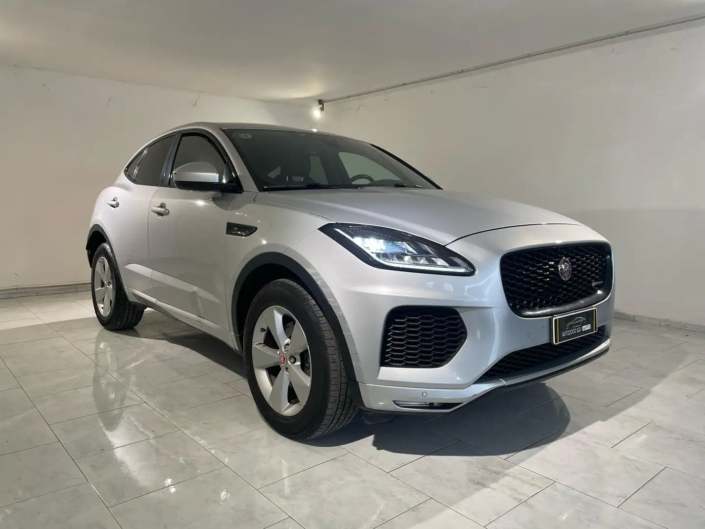 Jaguar E-Pace 2.0d i4 R-Dynamic HSE awd 150cv auto my19 Grijs - 1