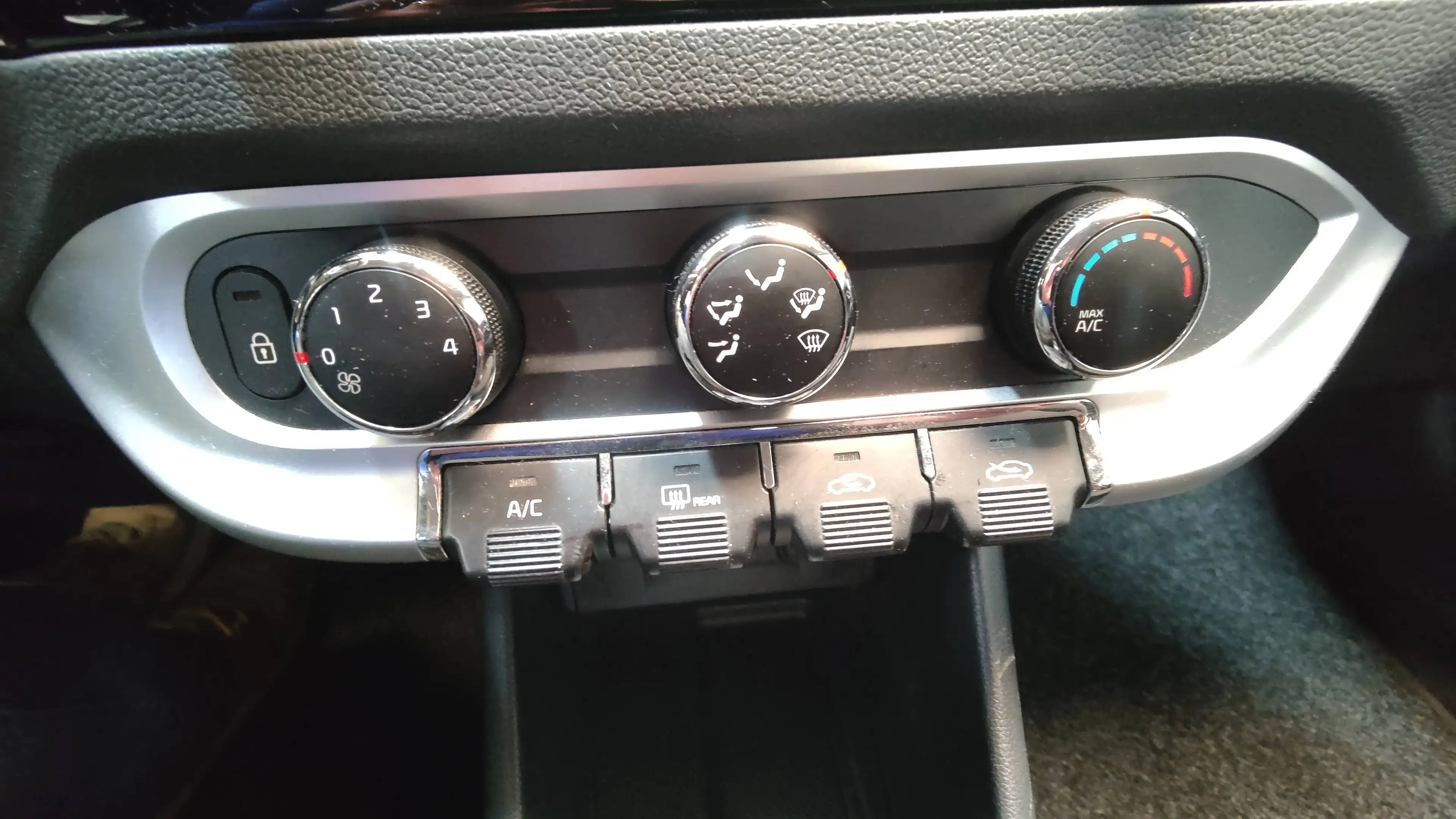 Kia Rio Rio 1.2i ess. 5P, Airco, volant Multi, Bel état, A VOIR!! — photo 18