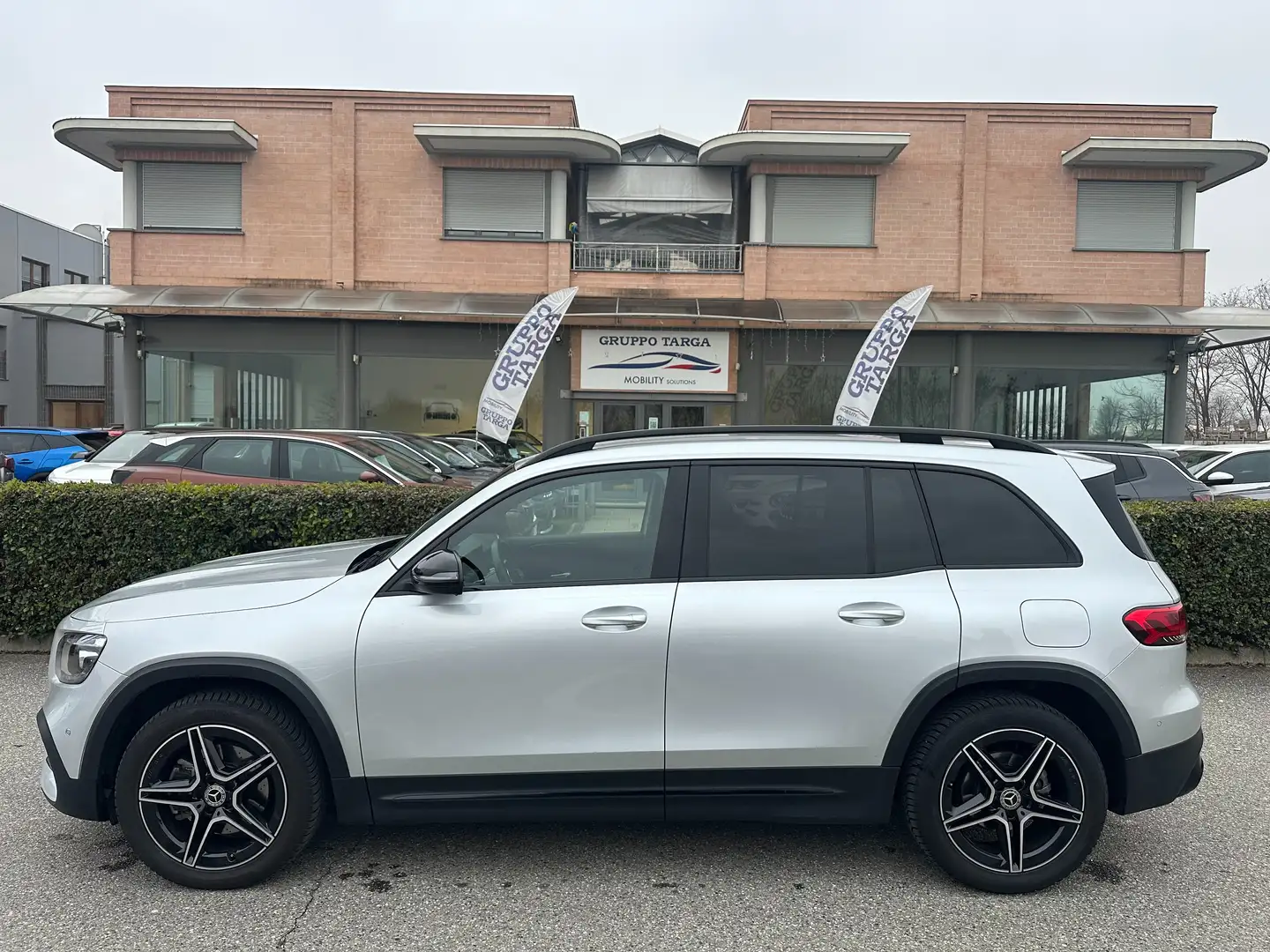 Mercedes-Benz GLB 200 GLB 200 d Premium auto Pack AMG Plateado - 1