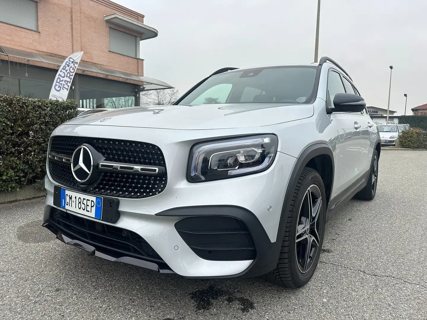 Mercedes-Benz GLB 200 GLB 200 d Premium auto Pack AMG Argintiu - 2