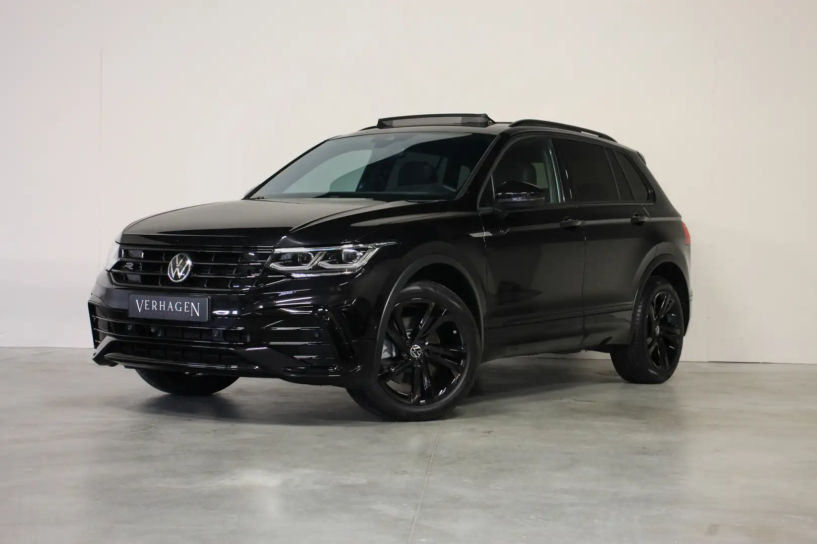 Volkswagen Tiguan 2.0 TSI 245pk R-line Black Style Leer Pano Harman Zwart - 1