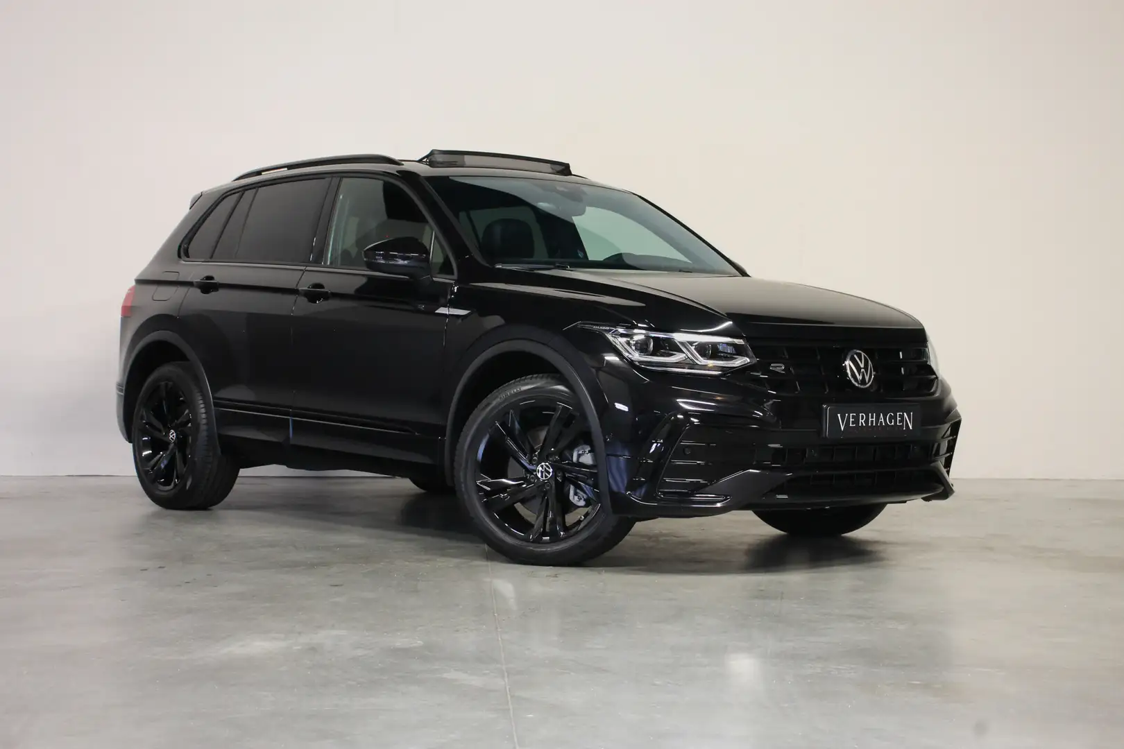 Volkswagen Tiguan 2.0 TSI 245pk R-line Black Style Leer Pano Harman Zwart - 2