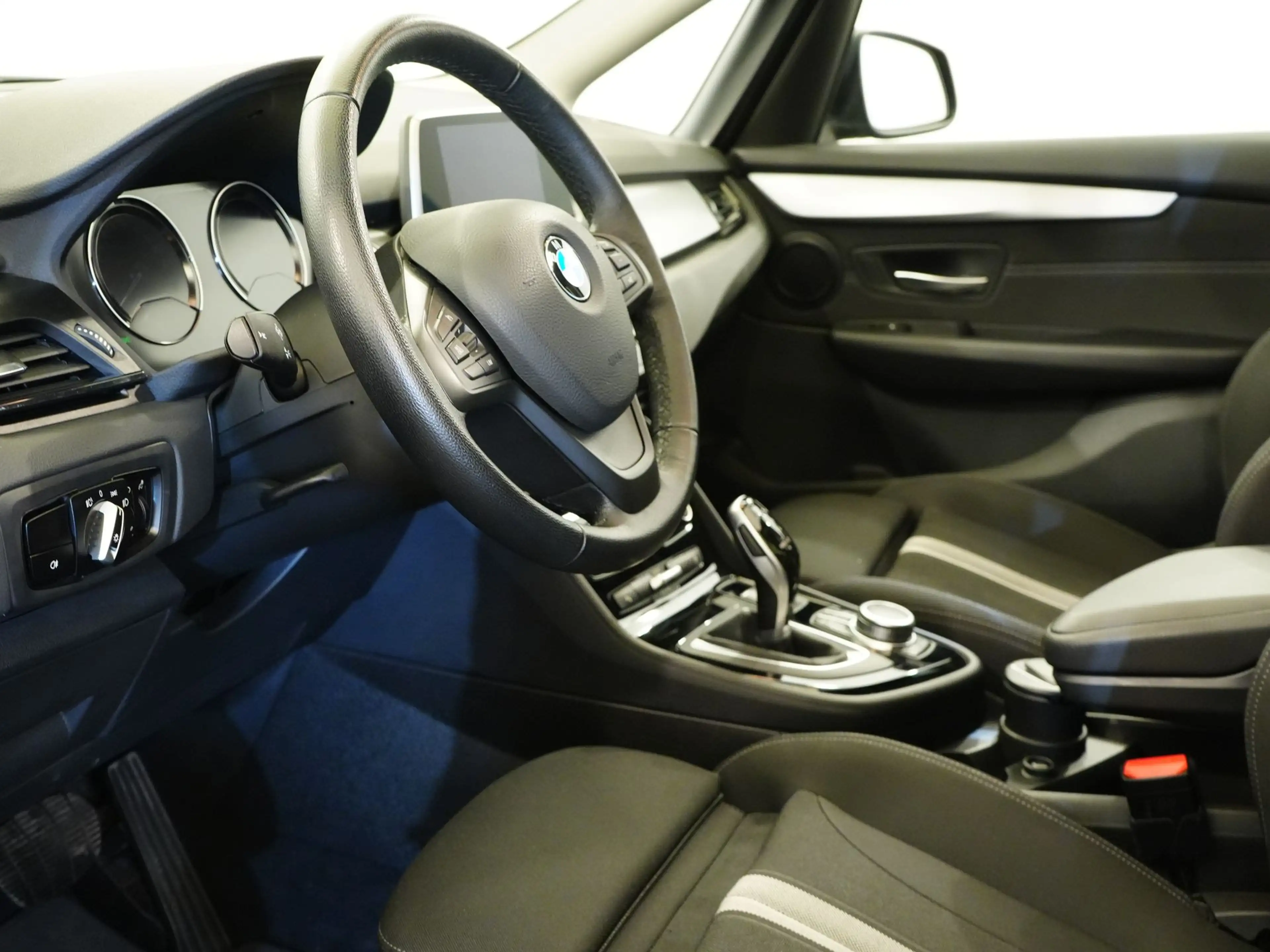BMW 218 Advanced 218i Steptronic|7pl.|Pano|Navi|Cam — photo 9