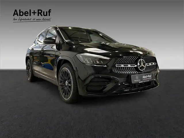 Mercedes-Benz Gla Class view 3