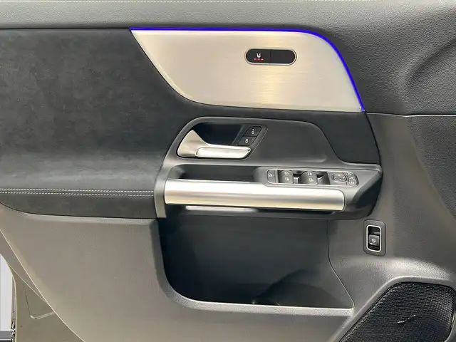 Mercedes-Benz Gla Class view 13
