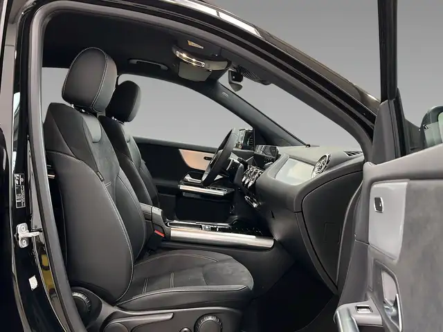 Mercedes-Benz Gla Class view 14